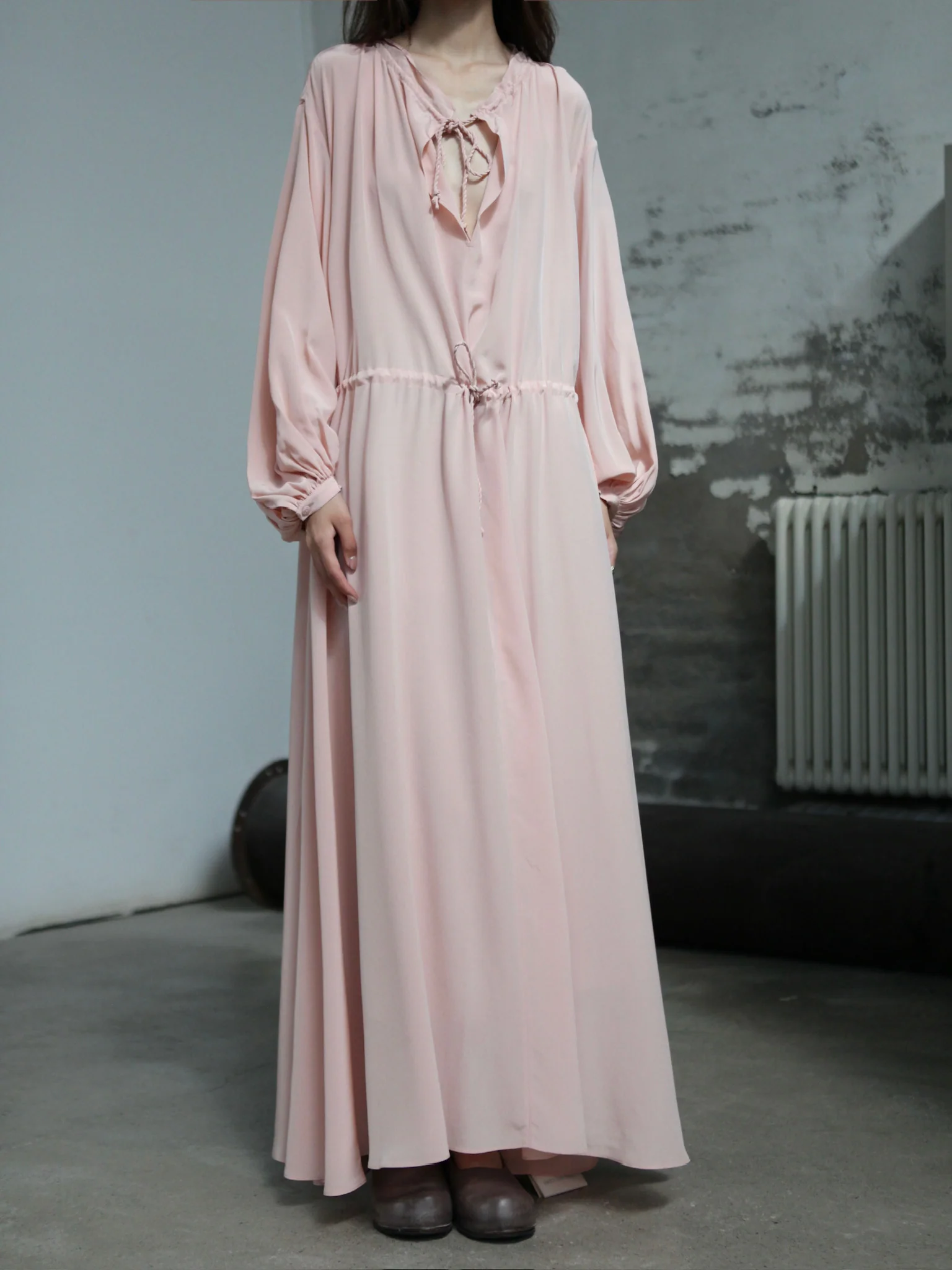 INTO THE EAST 25 Autumn and Winter Pink Lace Drawstring Collar Silk Dress ITE-E1DGAW023PK20DS-FEN Pink - Image 3