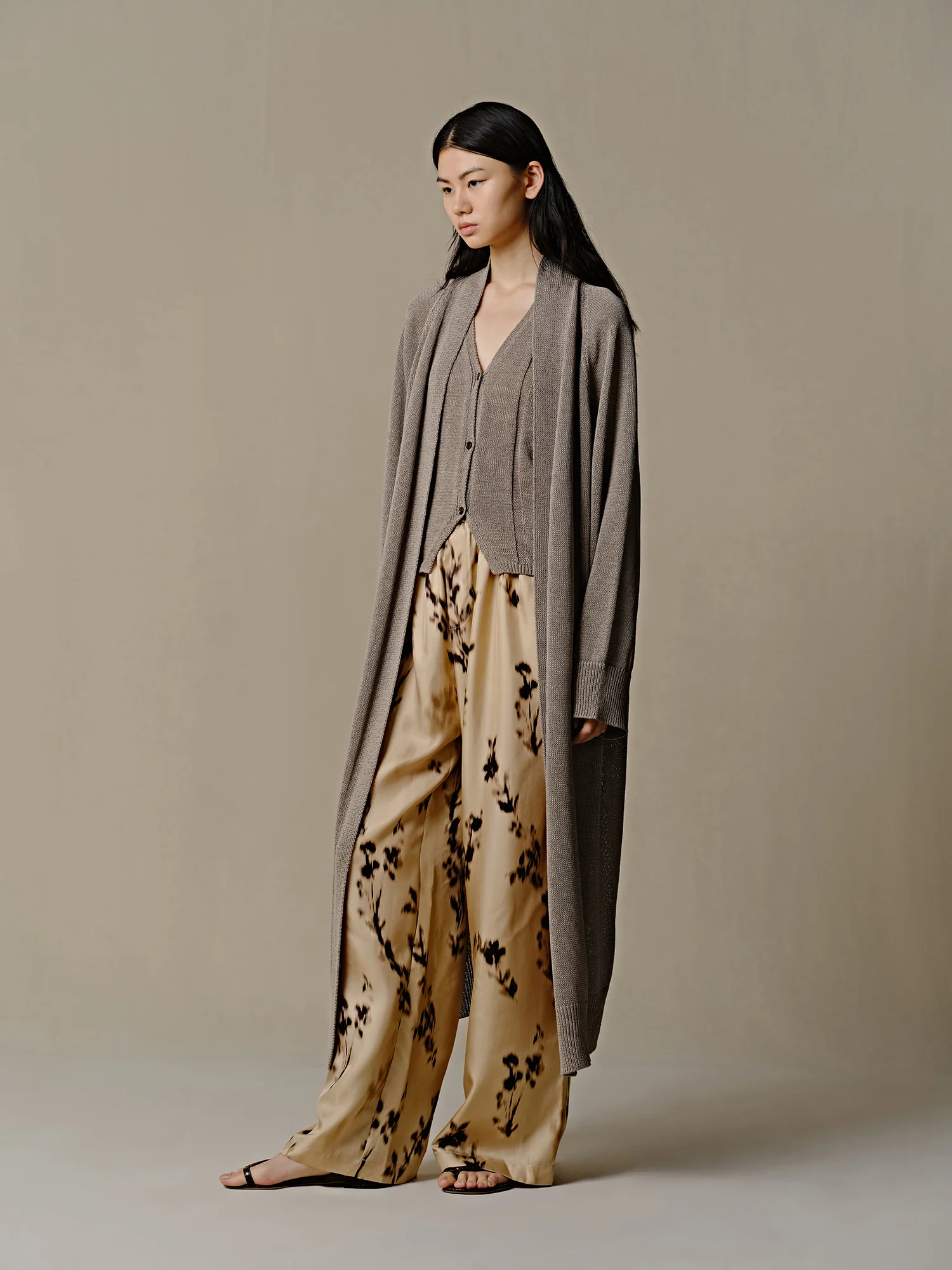INTO THE EAST 25 Spring/Summer Khaki Gray Minimalist Knitted Long Cardigan ITE-E1DGSS010GY20KT-KQH Khaki Gray - Image 10