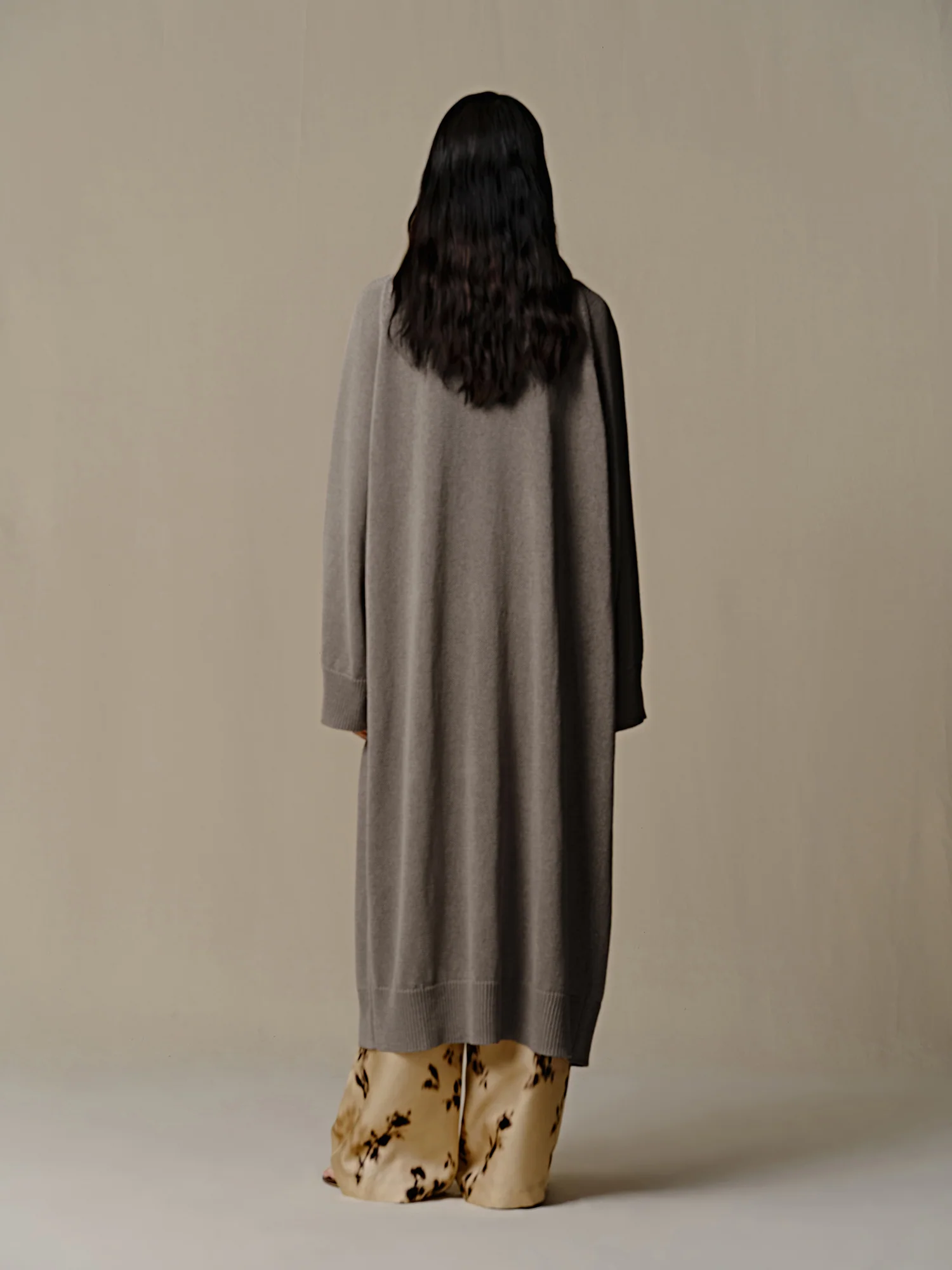 INTO THE EAST 25 Spring/Summer Khaki Gray Minimalist Knitted Long Cardigan ITE-E1DGSS010GY20KT-KQH Khaki Gray - Image 11
