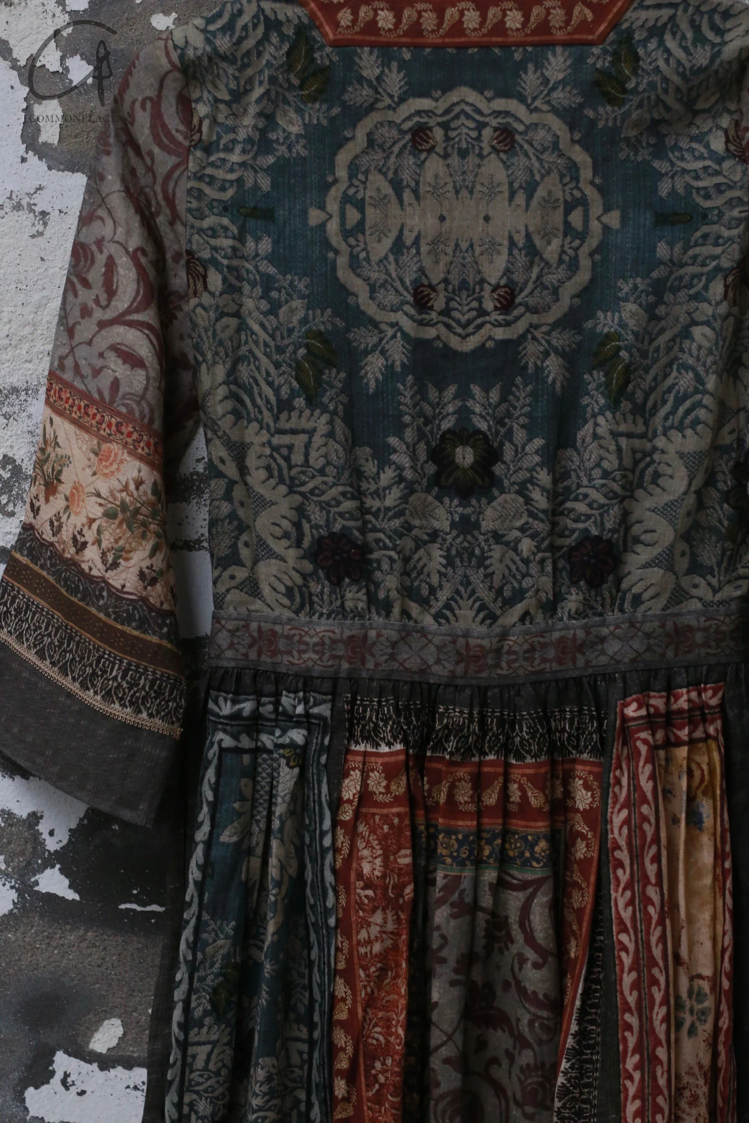 INTO THE EAST 25 Spring/Summer Ramie Print V-Neck Dress with Sleeves ITE-E1DGSS002NCC21DS-HUA Print - Image 3