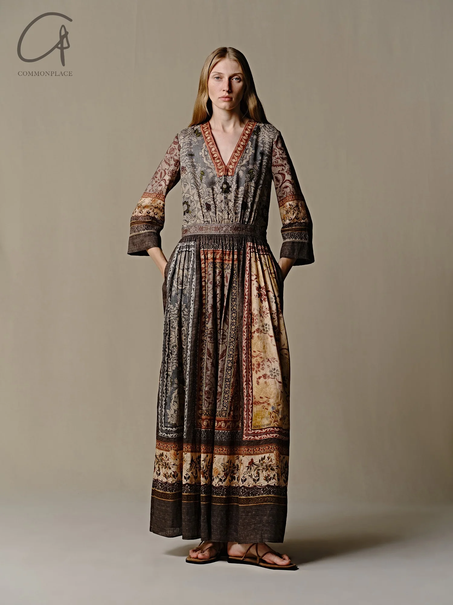INTO THE EAST 25 Spring/Summer Ramie Print V-Neck Dress with Sleeves ITE-E1DGSS002NCC21DS-HUA Print - Image 8