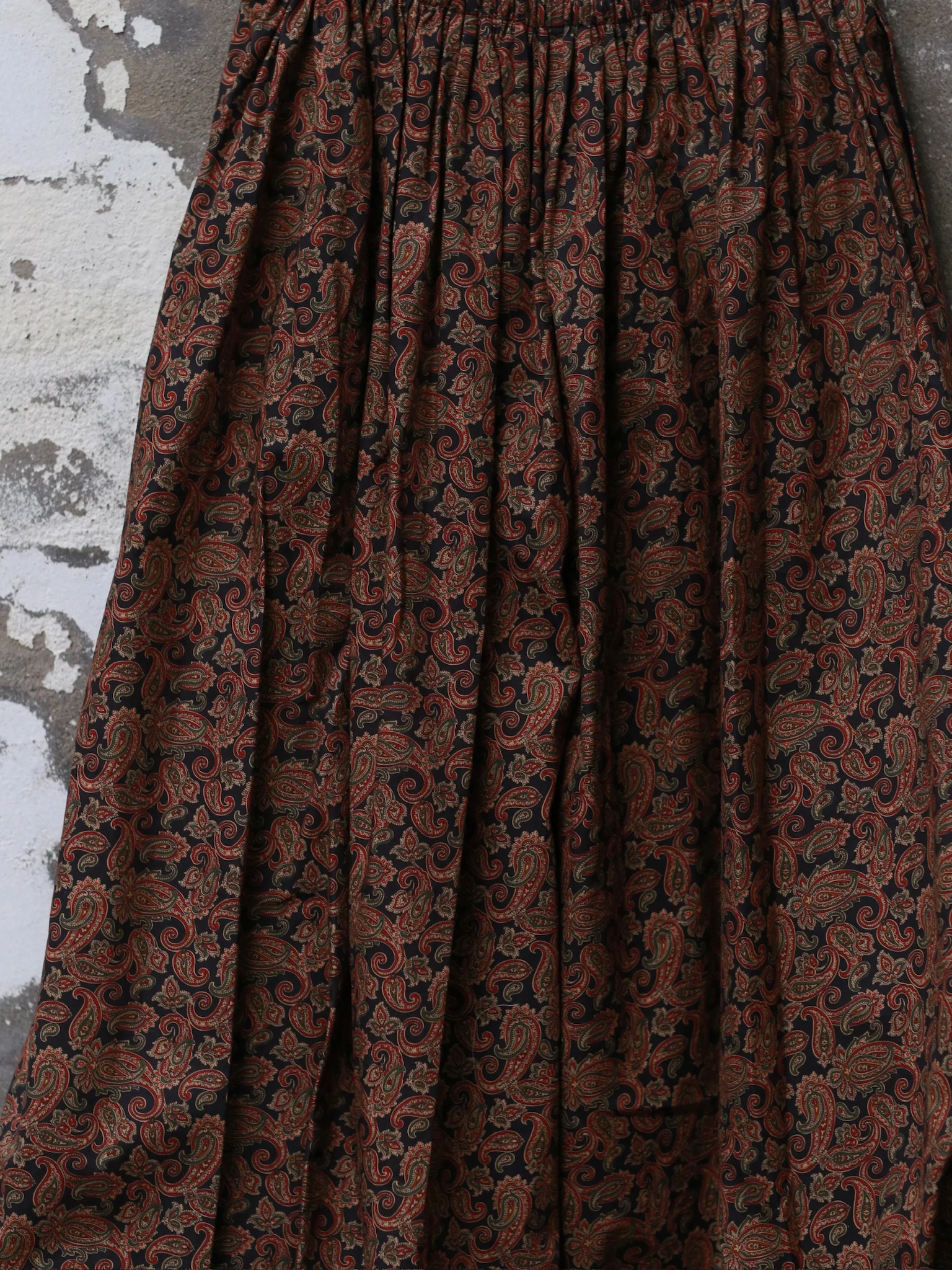 INTO THE EAST Dark Brown Paisley Silk Shorts Casual Pants ITE-E1DGSC011NCC21PT-HUA Color - Image 3