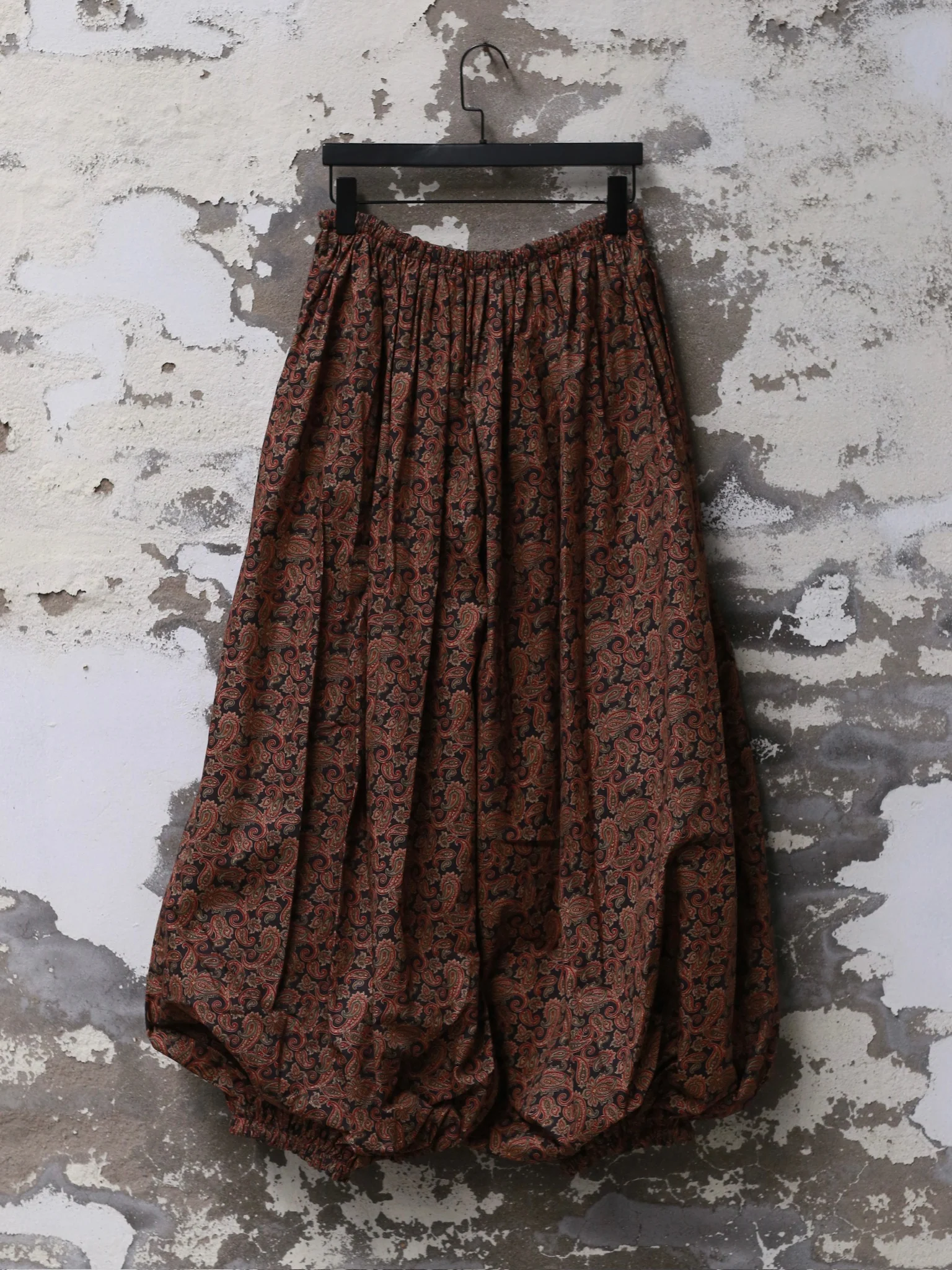 INTO THE EAST Dark Brown Paisley Silk Shorts Casual Pants ITE-E1DGSC011NCC21PT-HUA Color - Image 4