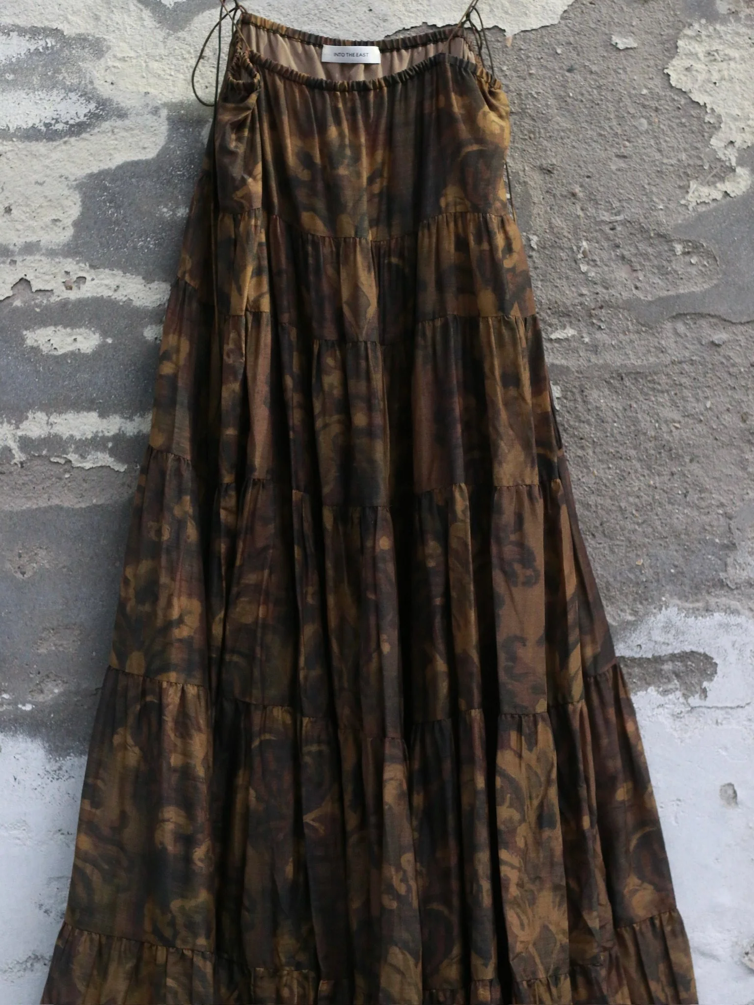 INTO THE EAST Spring/Summer 2026: Acanthus Oil Paint Layered Slip Dress ITE-E1JBSSDS21004BR-CZ (Tea Brown) - Image 6