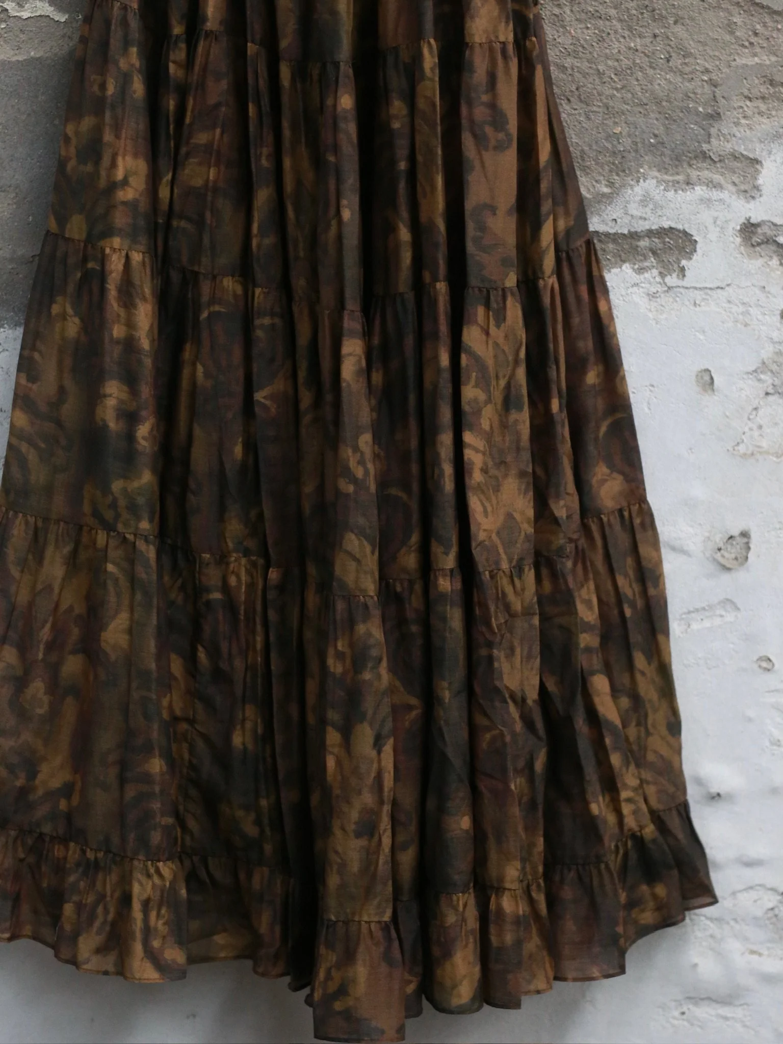 INTO THE EAST Spring/Summer 2026: Acanthus Oil Paint Layered Slip Dress ITE-E1JBSSDS21004BR-CZ (Tea Brown) - Image 7
