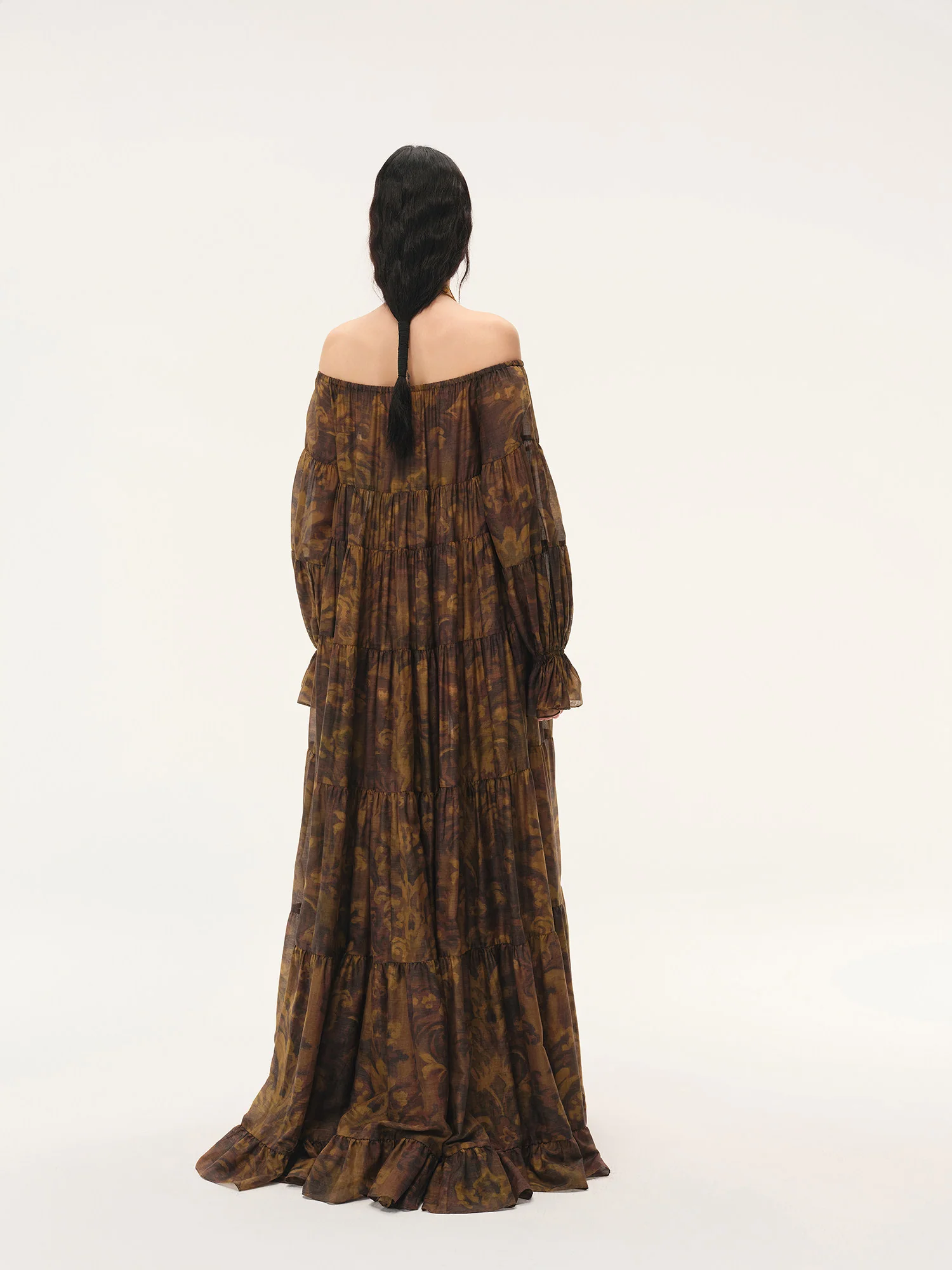 INTO THE EAST Spring/Summer 2026: Acanthus Oil Paint Long-Sleeved Loose-Fitting Tower Dress ITE-E1JBSSDS21007BR-CZ (Tea Brown) - Image 16