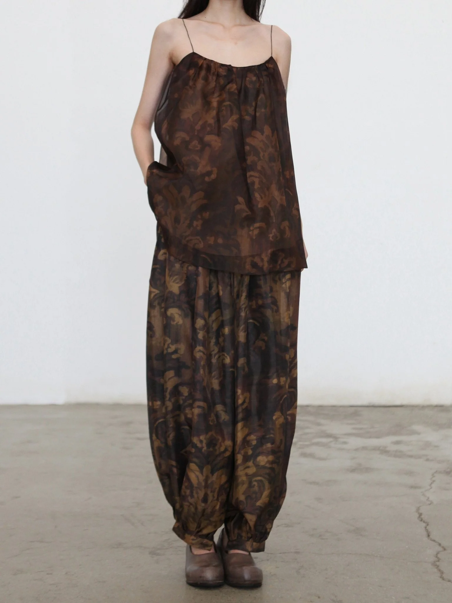 INTO THE EAST Spring/Summer 2026: Acanthus Oil Paint Organza Camisole Top ITE-E1JBSSTP21006-CZ (Tea Brown) - Image 11