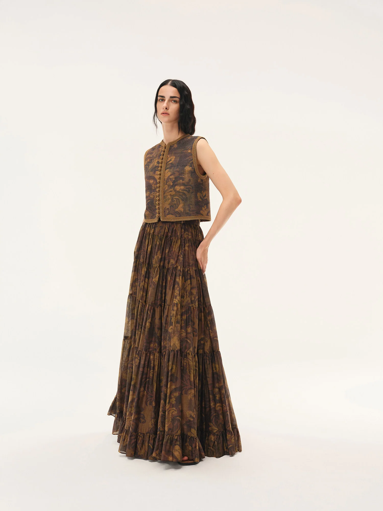 INTO THE EAST Spring/Summer 2026: Acanthus Oil Painted Vest with Chinese Fold Buttons/Multi-Layer Skirt ITE-E1JBSSVE21001-CZ Vest (E1JBSSSK21003) - Image 10