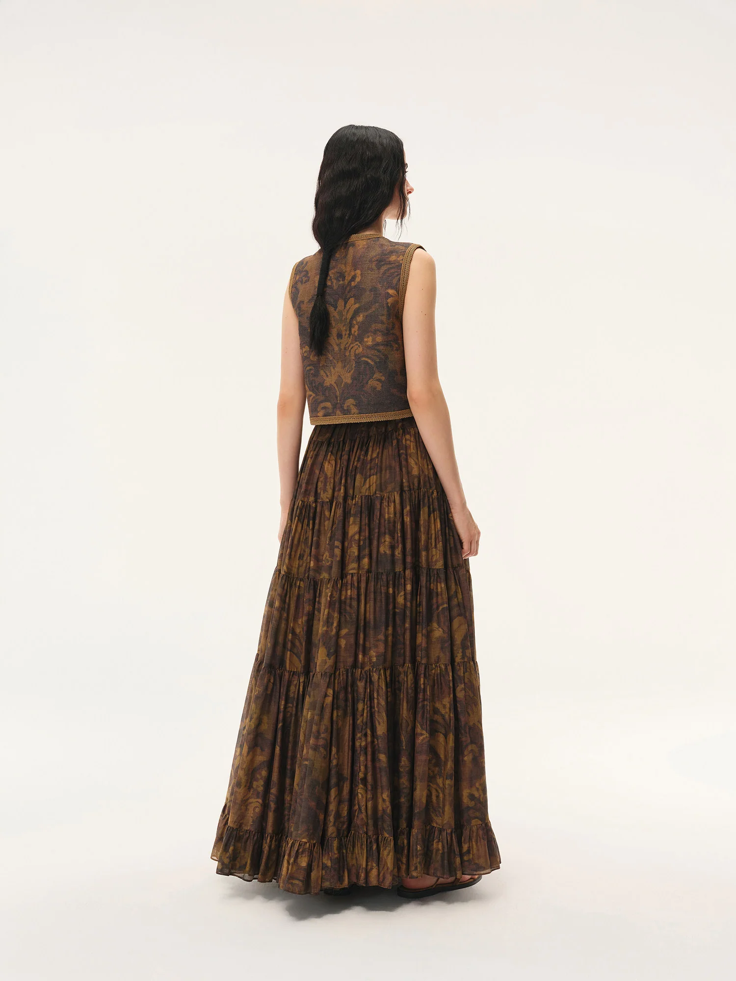 INTO THE EAST Spring/Summer 2026: Acanthus Oil Painted Vest with Chinese Fold Buttons/Multi-Layer Skirt ITE-E1JBSSVE21001-CZ Vest (E1JBSSSK21003) - Image 9