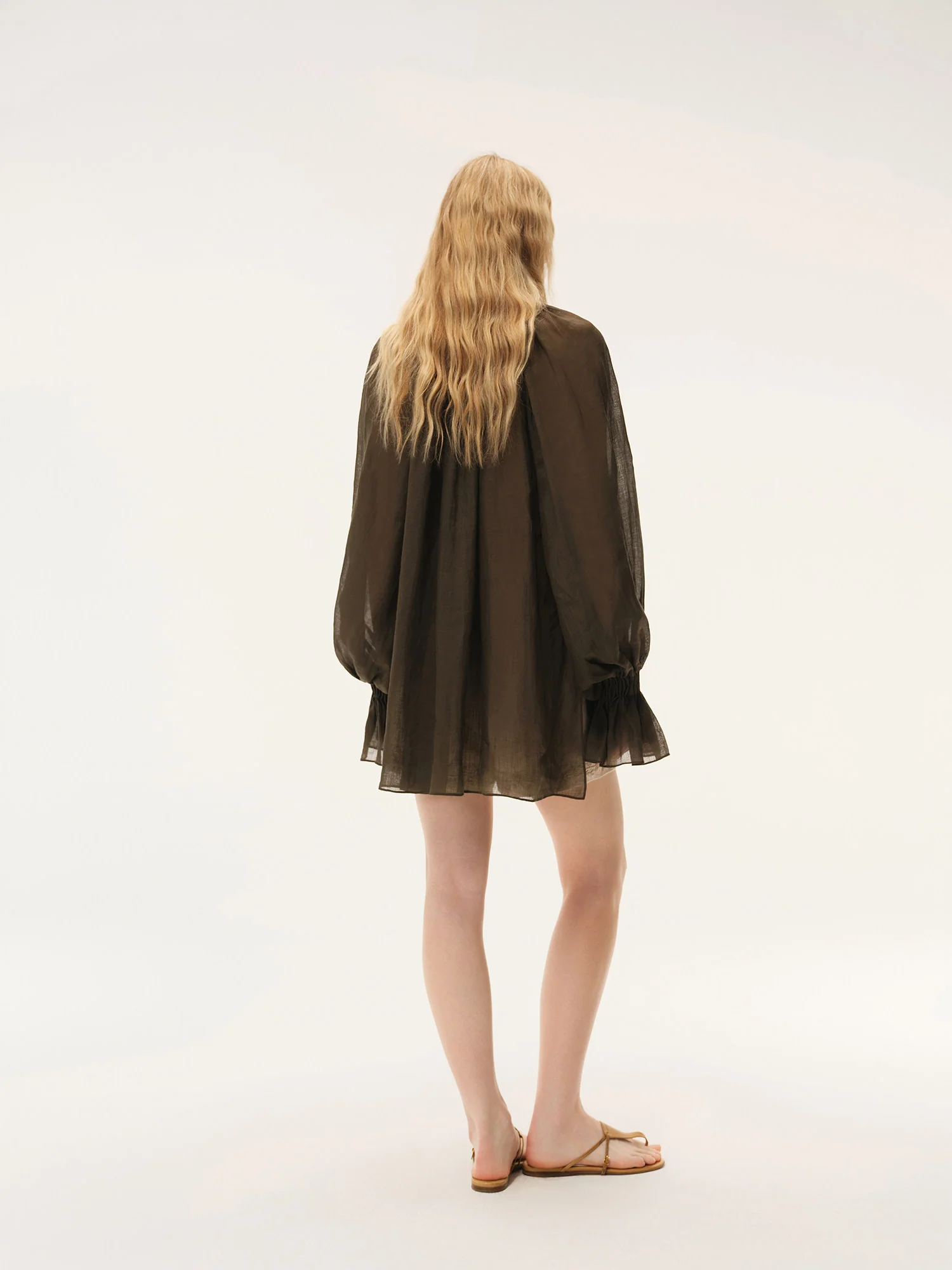INTO THE EAST Spring/Summer 2026 Sheer Accordion Pleated Turtleneck Shirt ITE-E1JBSSTP20010OL-GLL Olive Green (E1JBSSTP20010CP) - Image 13