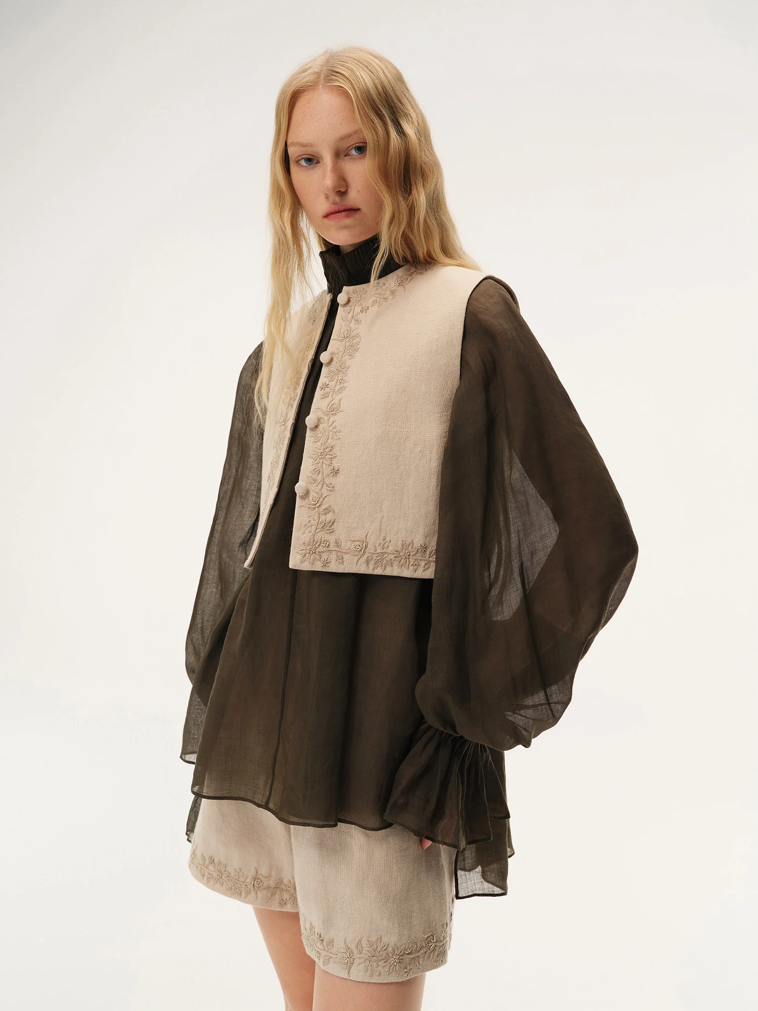 INTO THE EAST Spring/Summer 2026 Sheer Accordion Pleated Turtleneck Shirt ITE-E1JBSSTP20010OL-GLL Olive Green (E1JBSSTP20010CP) - Image 14
