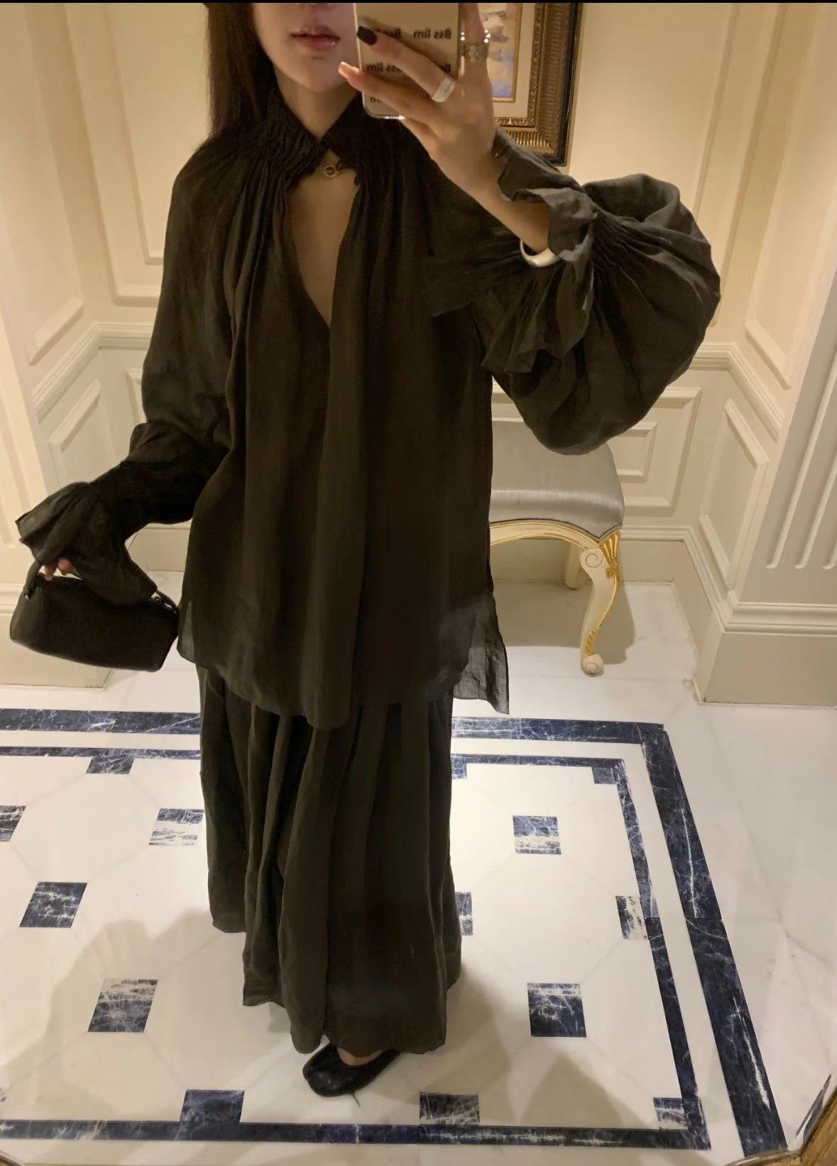 INTO THE EAST Spring/Summer 2026 Sheer Accordion Pleated Turtleneck Shirt ITE-E1JBSSTP20010OL-GLL Olive Green (E1JBSSTP20010CP) - Image 20