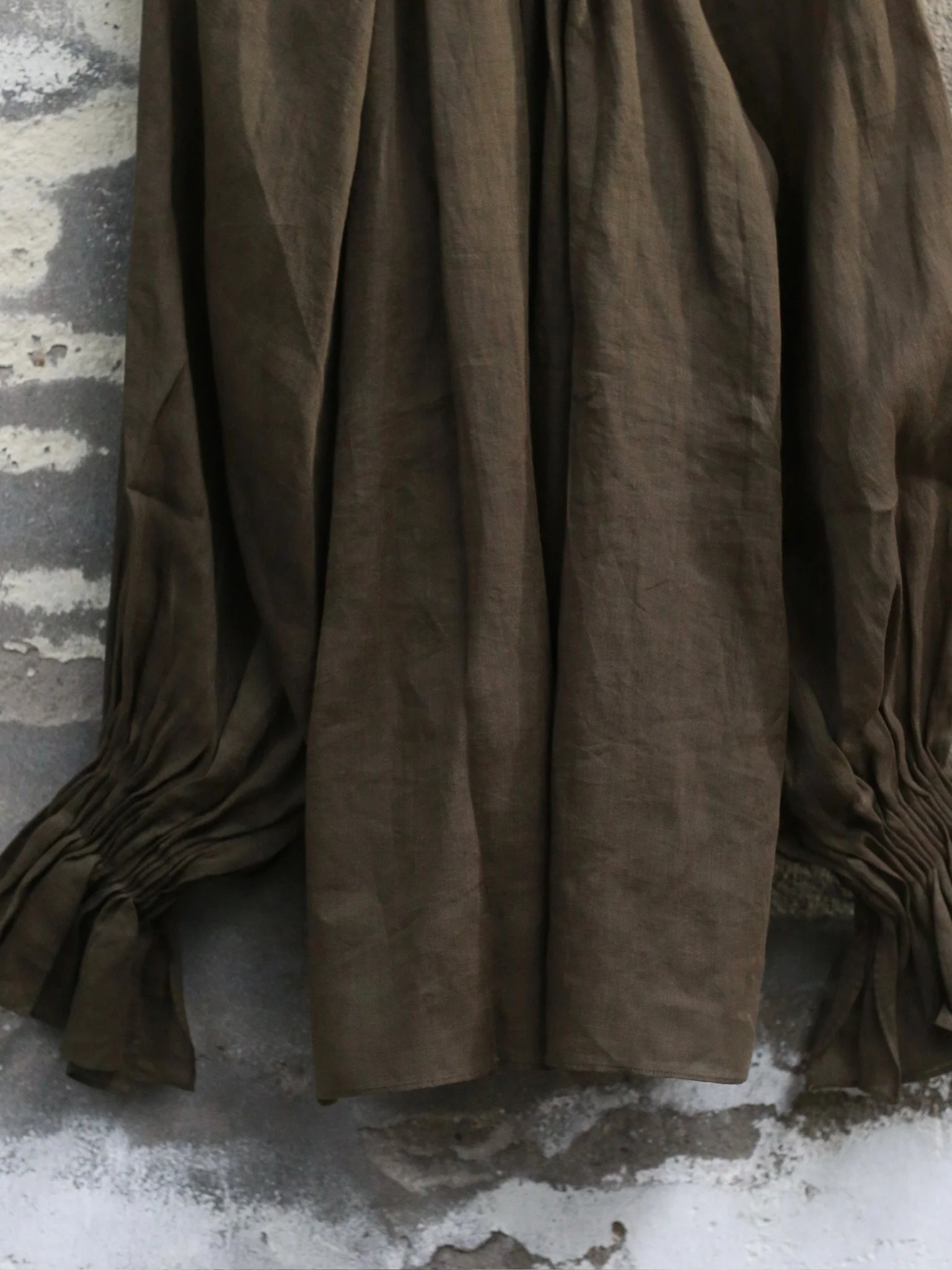 INTO THE EAST Spring/Summer 2026 Sheer Accordion Pleated Turtleneck Shirt ITE-E1JBSSTP20010OL-GLL Olive Green (E1JBSSTP20010CP) - Image 3