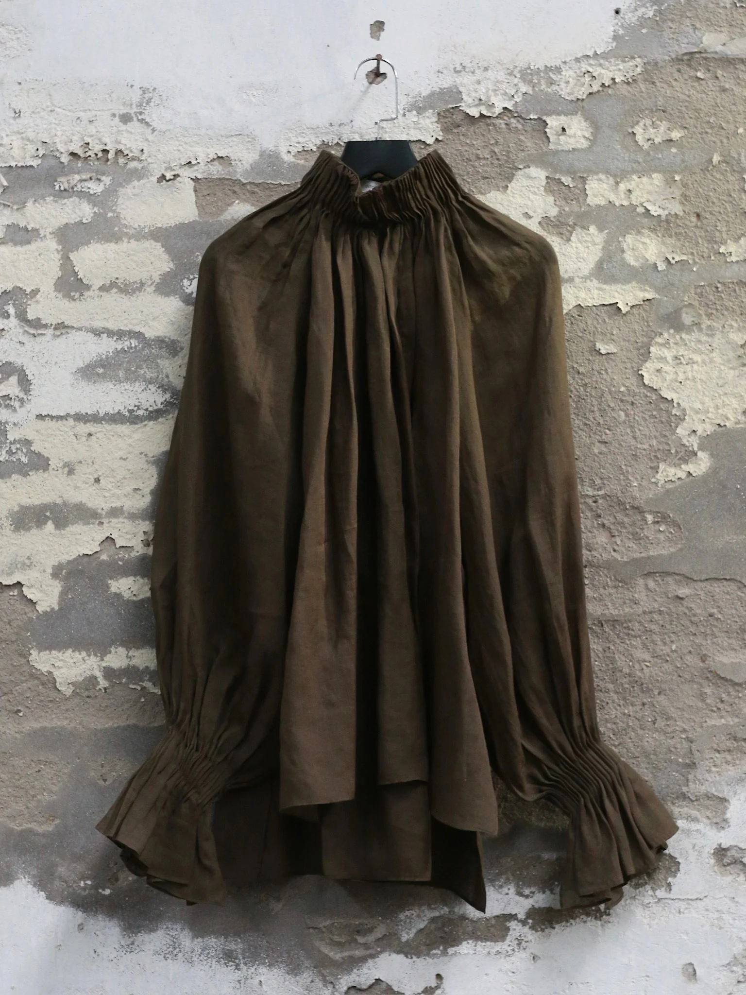 INTO THE EAST Spring/Summer 2026 Sheer Accordion Pleated Turtleneck Shirt ITE-E1JBSSTP20010OL-GLL Olive Green (E1JBSSTP20010CP) - Image 5