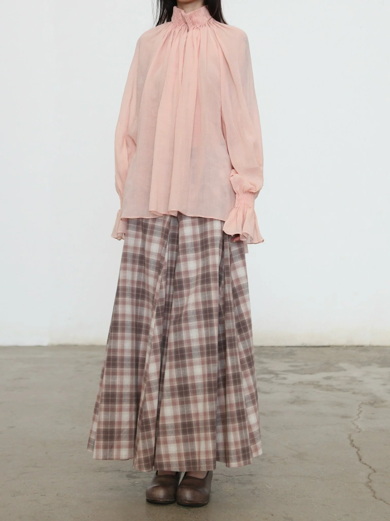 INTO THE EAST Spring/Summer 2026 Sheer Accordion Pleated Turtleneck Shirt ITE-E1JBSSTP20010PK-FEN Pink (E1JBSSTP20010CP) - Image 10