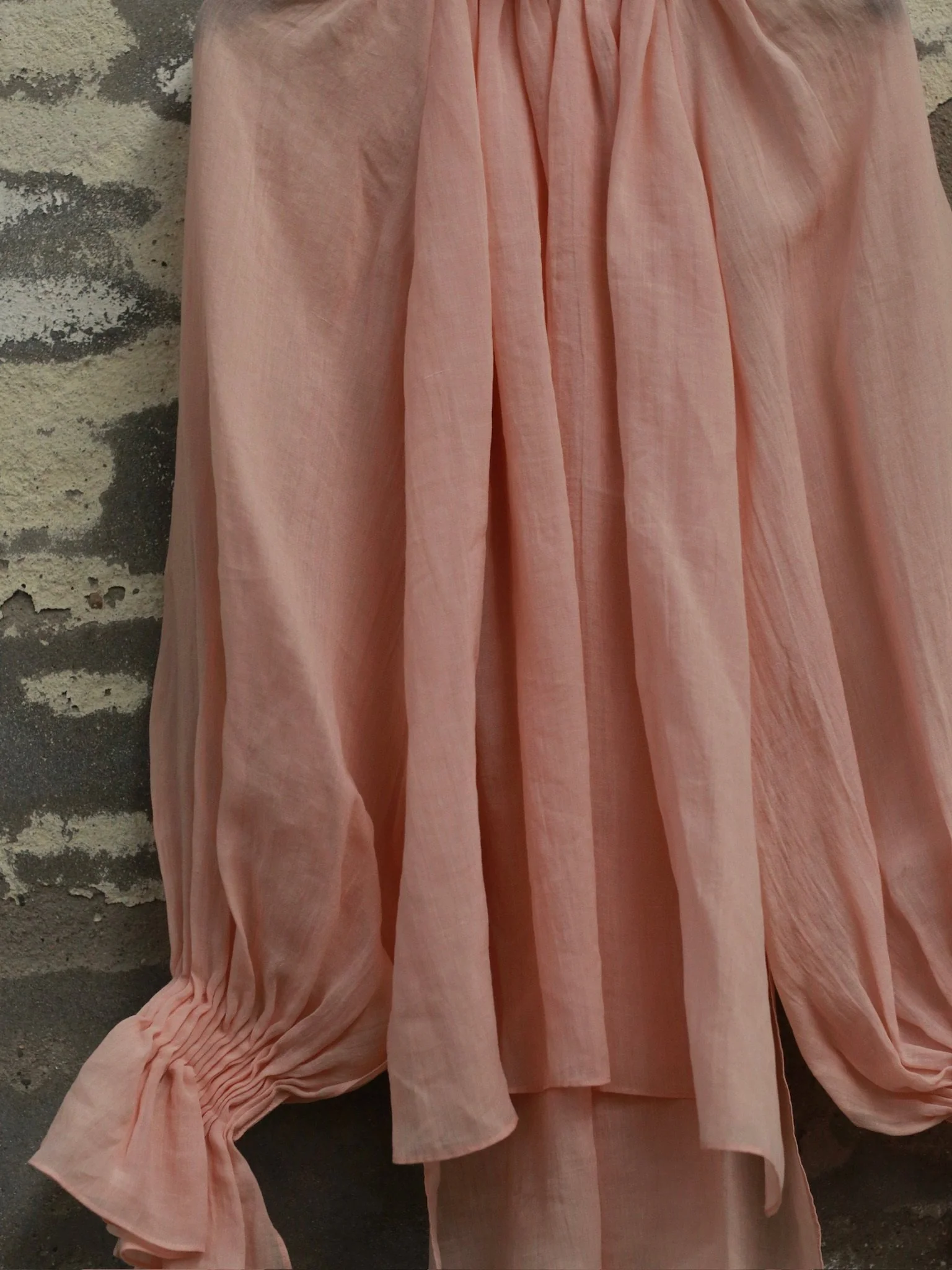 INTO THE EAST Spring/Summer 2026 Sheer Accordion Pleated Turtleneck Shirt ITE-E1JBSSTP20010PK-FEN Pink (E1JBSSTP20010CP) - Image 4