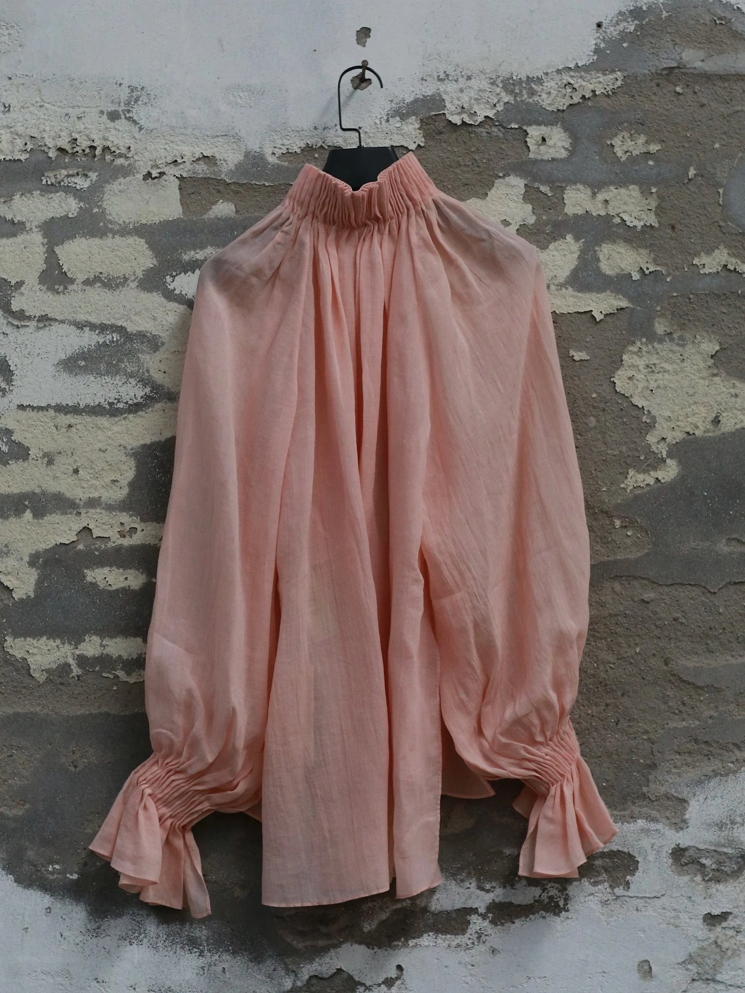 INTO THE EAST Spring/Summer 2026 Sheer Accordion Pleated Turtleneck Shirt ITE-E1JBSSTP20010PK-FEN Pink (E1JBSSTP20010CP) - Image 5