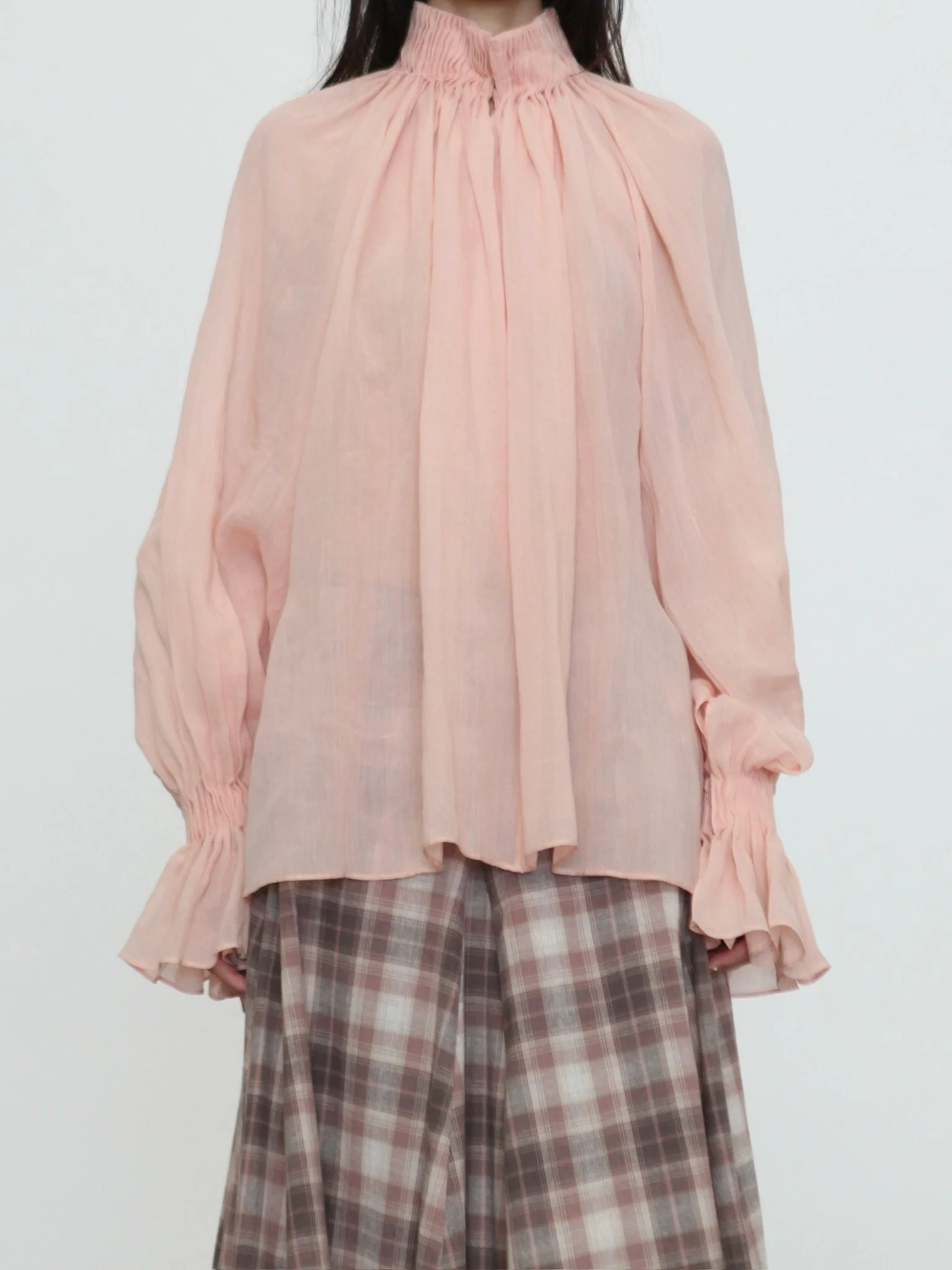 INTO THE EAST Spring/Summer 2026 Sheer Accordion Pleated Turtleneck Shirt ITE-E1JBSSTP20010PK-FEN Pink (E1JBSSTP20010CP) - Image 6
