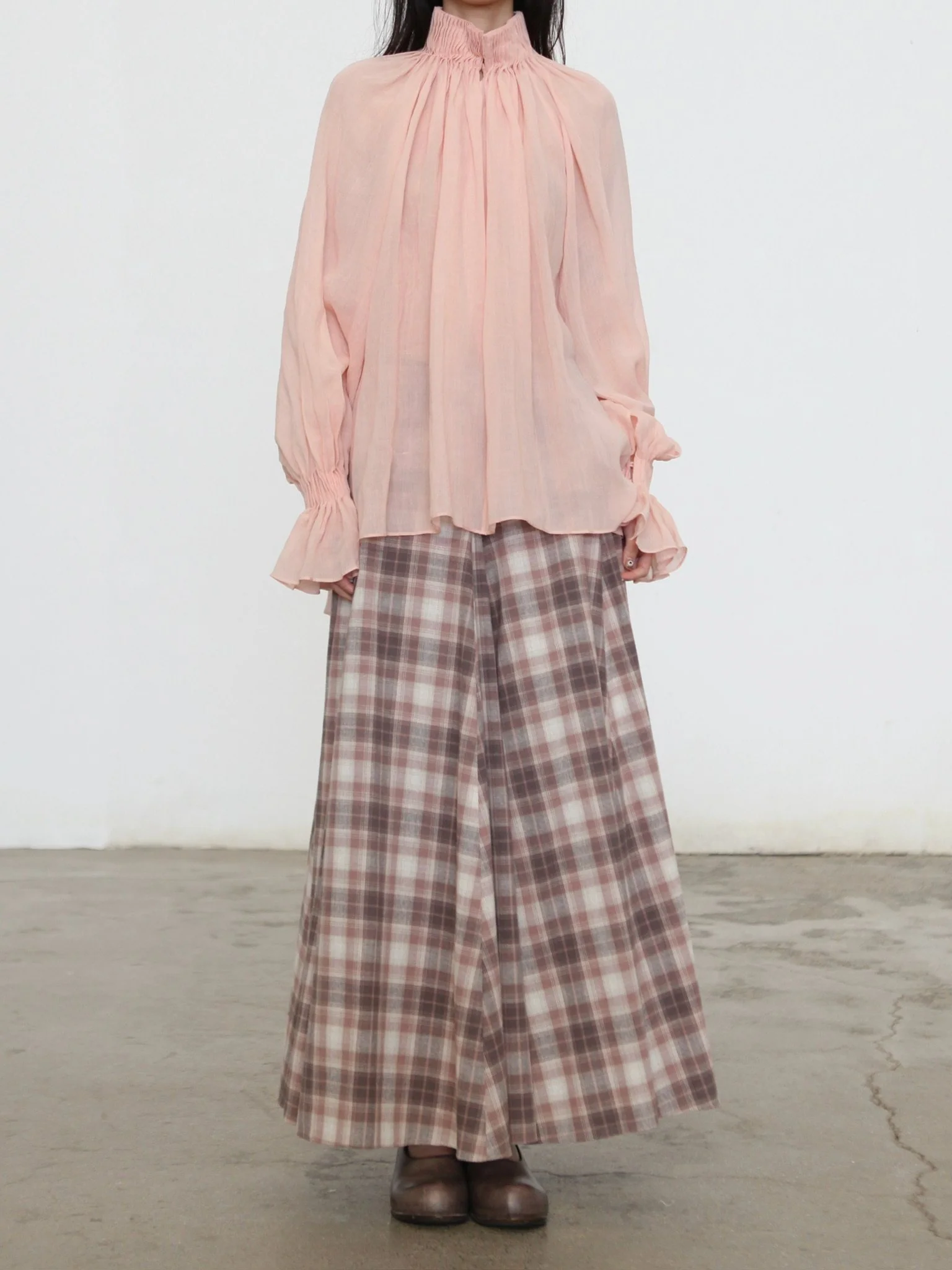 INTO THE EAST Spring/Summer 2026 Sheer Accordion Pleated Turtleneck Shirt ITE-E1JBSSTP20010PK-FEN Pink (E1JBSSTP20010CP) - Image 8