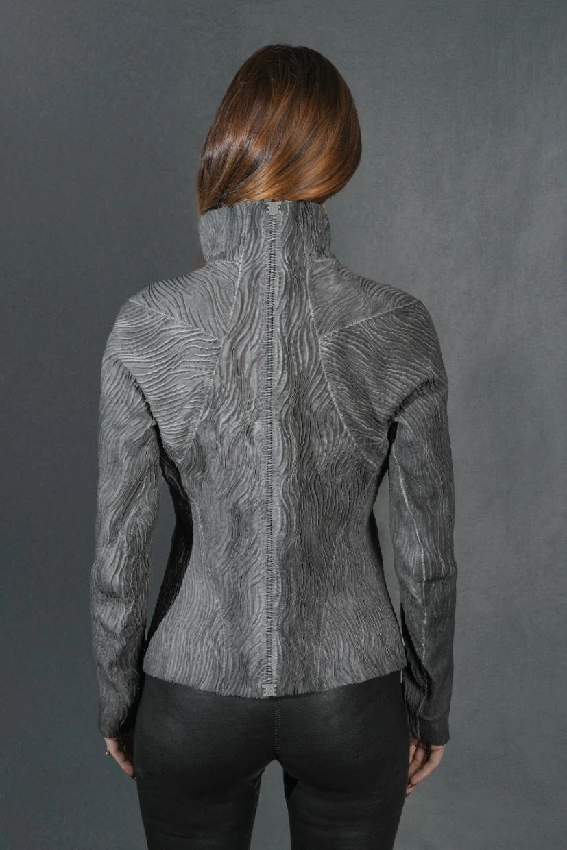 isaac sellam Fall/Winter 2025 High-Neck Asymmetrical Pleated Leather Jacket, Lambskin, France. IS-INCARNÉE-MAREE BASSE H26-PLOMB - Image 8