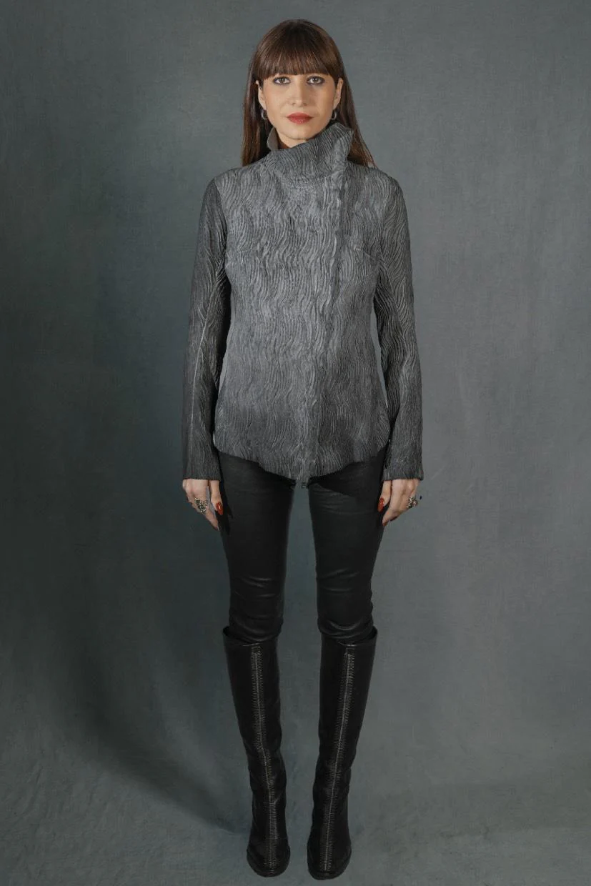 isaac sellam Fall/Winter 2025 High-Neck Asymmetrical Pleated Leather Jacket, Lambskin, France. IS-INCARNÉE-MAREE BASSE H26-PLOMB - Image 9