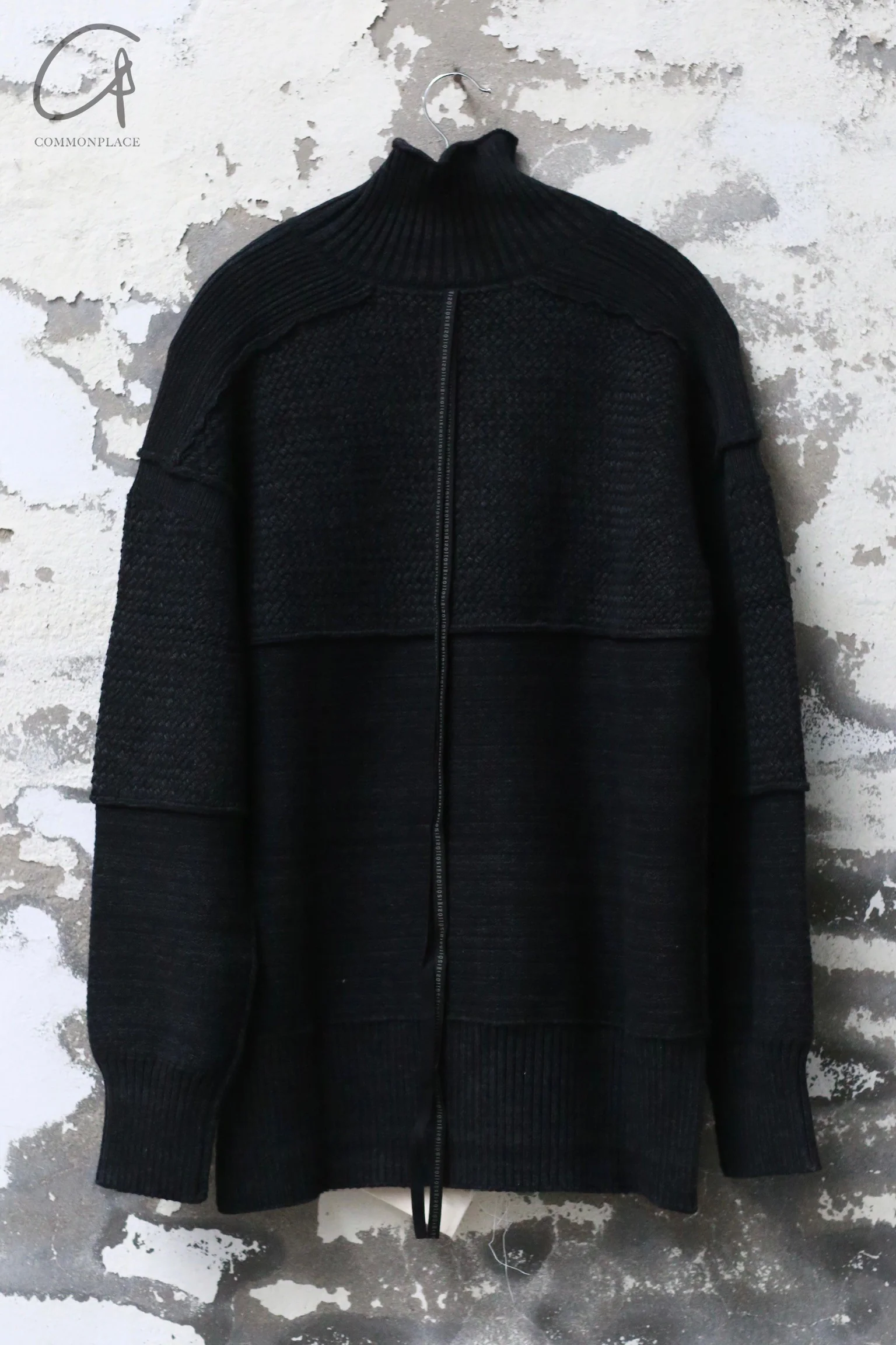 ISĂ“ Devoa x The Viridi-Anne collaboration knitted pullover sweater ISO-IFPO-SSBM-CHARCOAL - Image 4