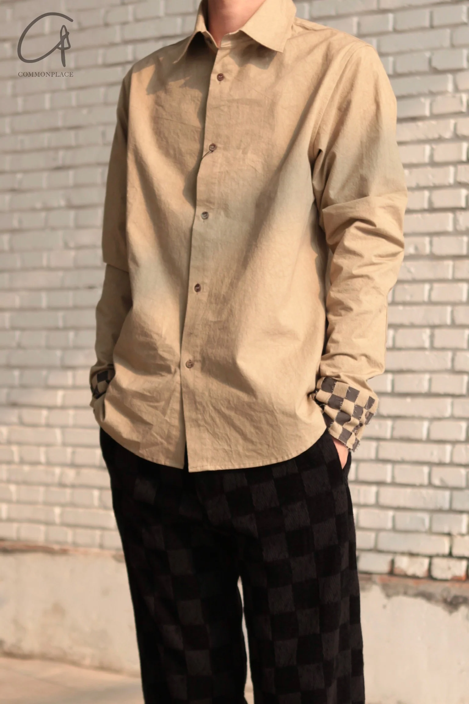 K`ANG 24 Autumn and Winter Unisex Hand-knitted Cuff Oversized Shirt KANG-MW/SHR-004-INT-SHASHENHUI Sand/Dark Gray - Image 3