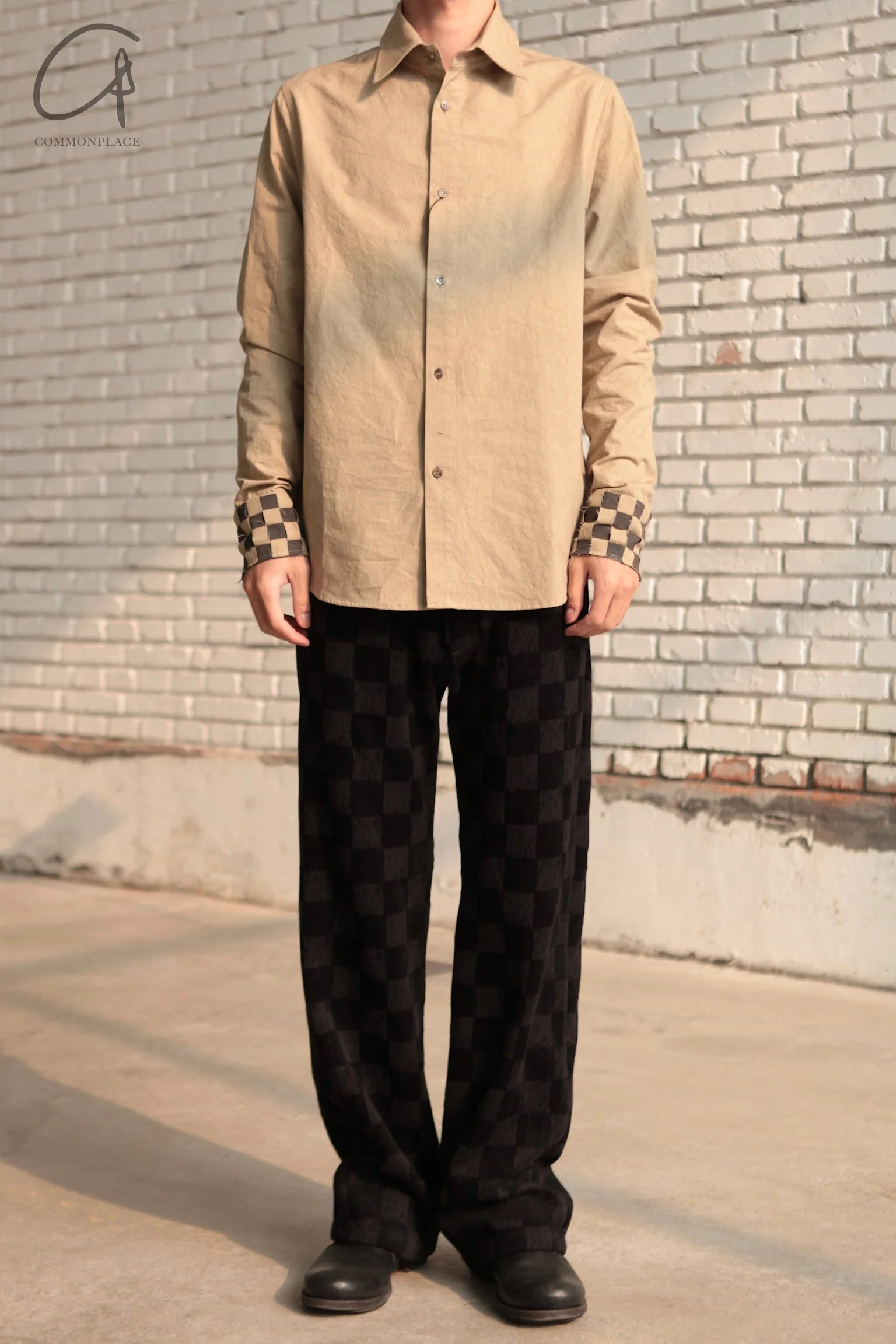 K`ANG 24 Autumn and Winter Unisex Hand-knitted Cuff Oversized Shirt KANG-MW/SHR-004-INT-SHASHENHUI Sand/Dark Gray - Image 4