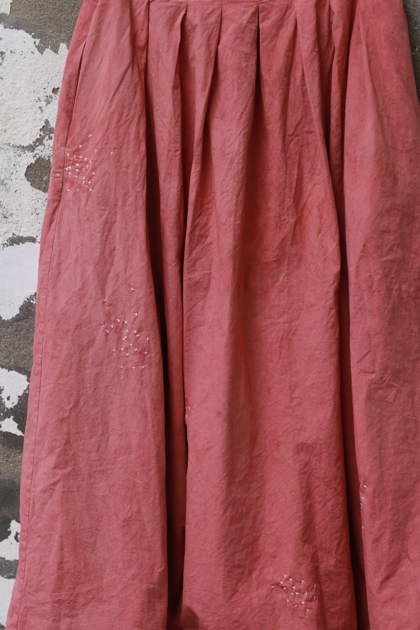 KINYAN LAM 25 Spring/Summer Natural Dye Pleated Balloon Skirt KYL-V2SKT02-R-HONG Pink - Image 2