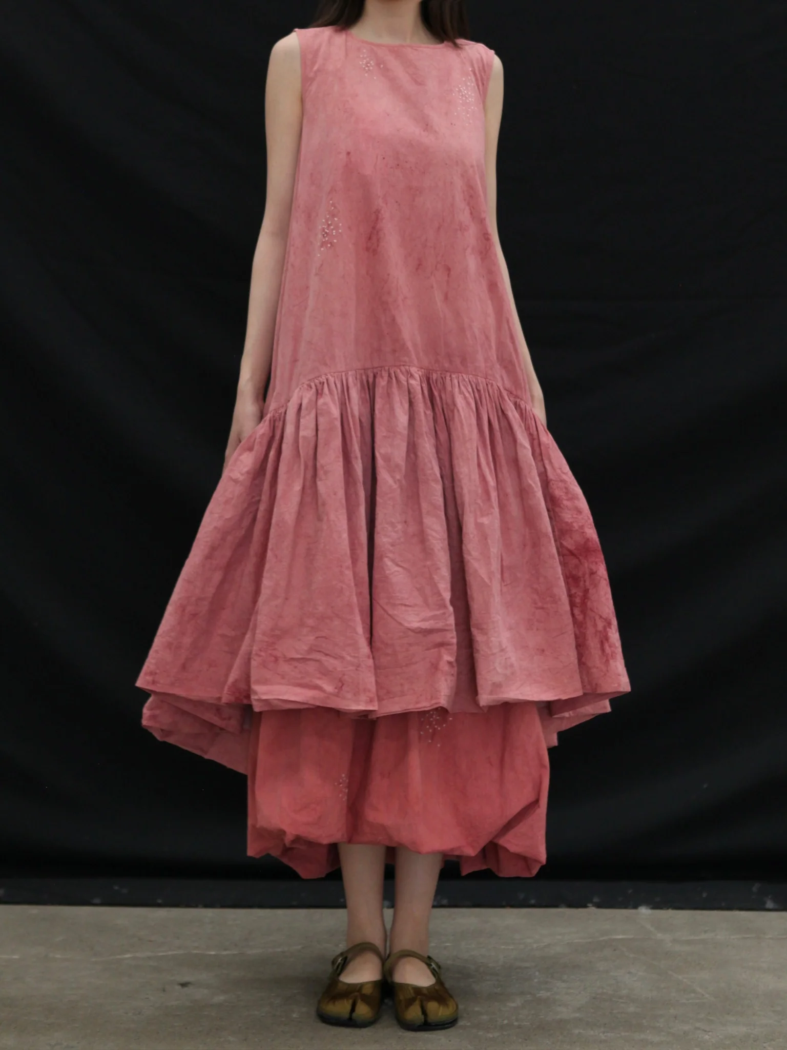 KINYAN LAM 25 Spring/Summer Natural Dye Pleated Balloon Skirt KYL-V2SKT02-R-HONG Pink - Image 5