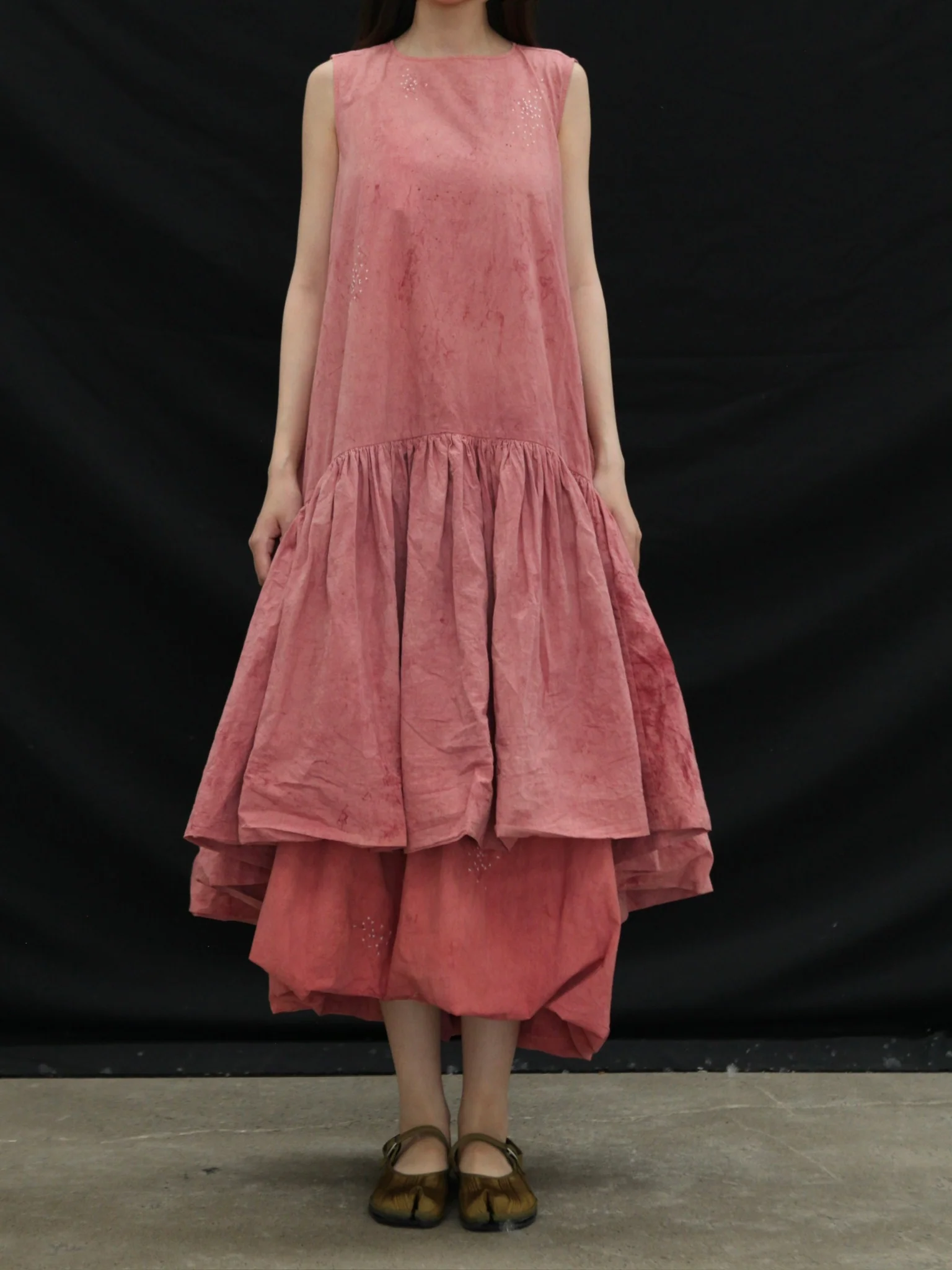 KINYAN LAM 25 Spring/Summer Natural Dye Pleated Balloon Skirt KYL-V2SKT02-R-HONG Pink - Image 6