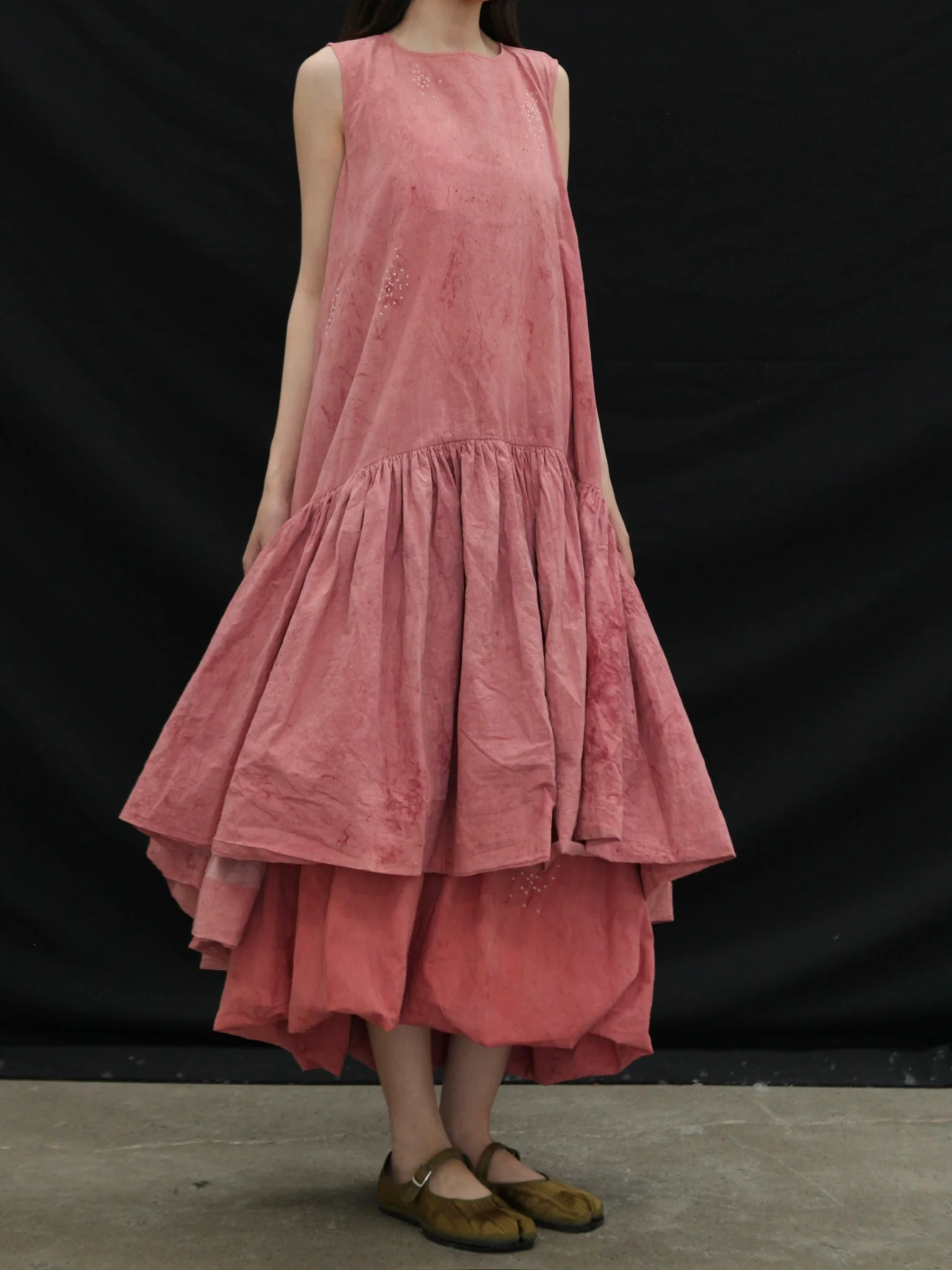 KINYAN LAM 25 Spring/Summer Natural Dye Pleated Balloon Skirt KYL-V2SKT02-R-HONG Pink - Image 7