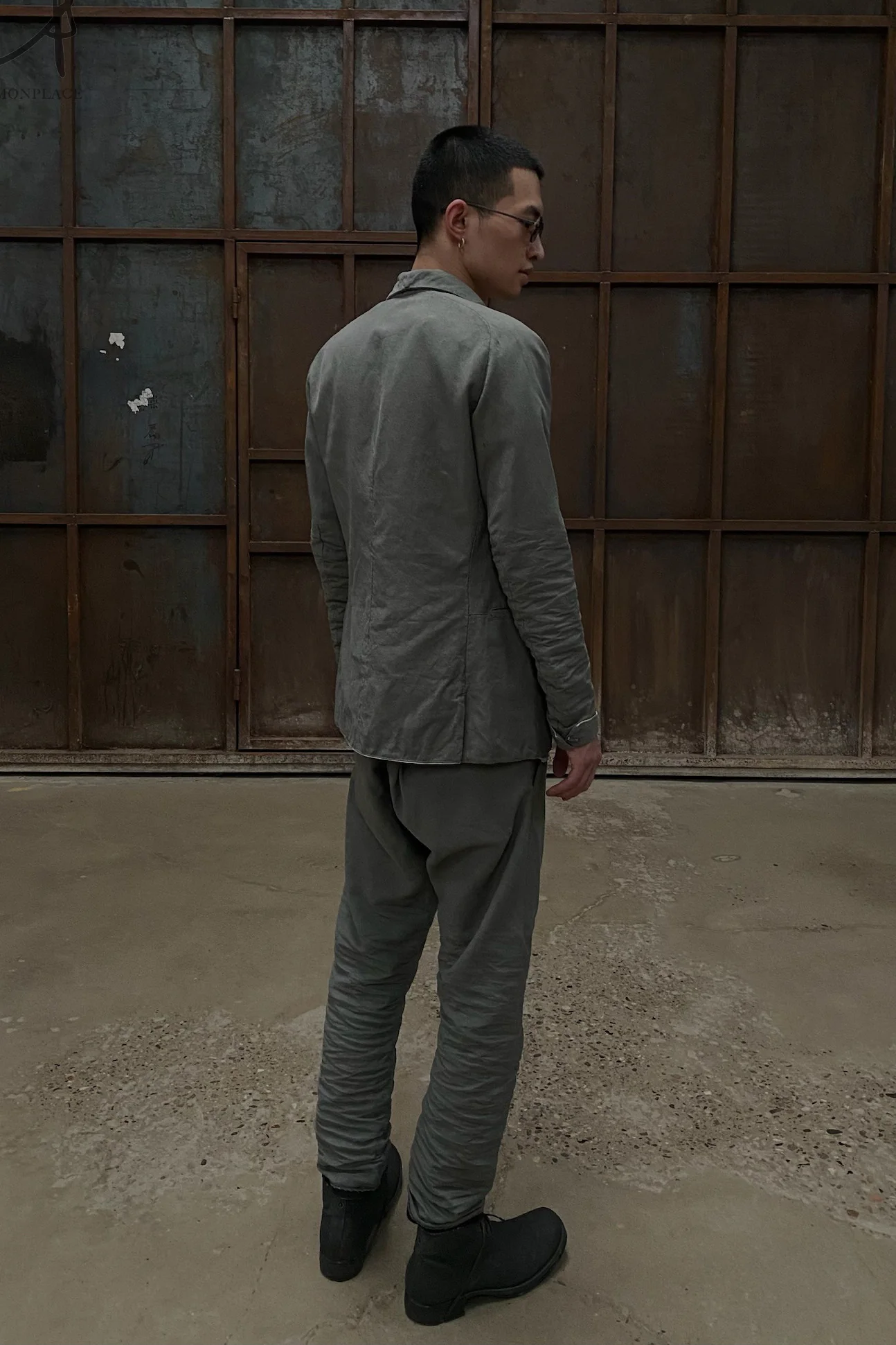 LAYER-0 2 button suit LO-S22-3-5-HUI - Image 11