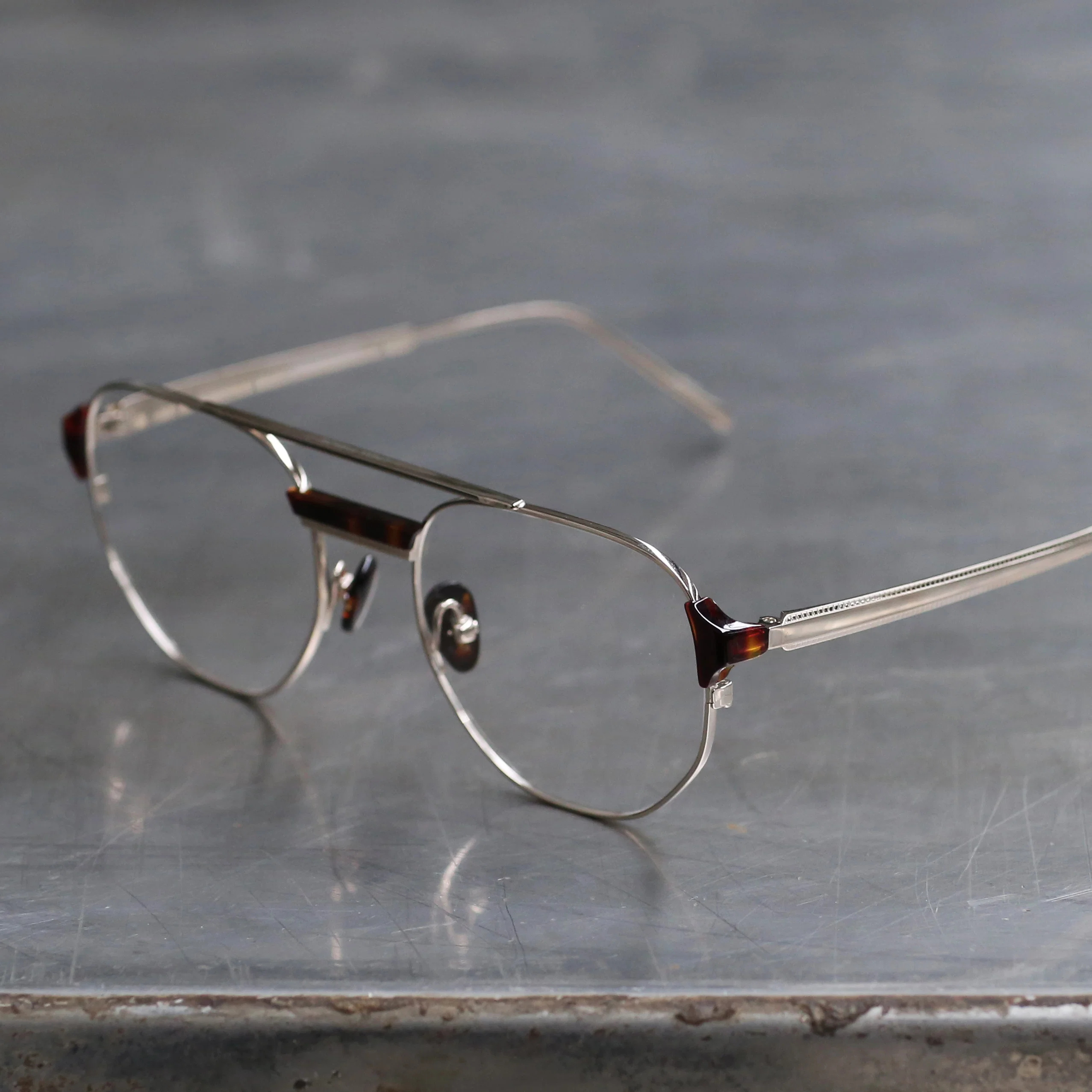 LINDA FARROW LFL1108C4OPT Nico light gold/deep T glasses - Image 4