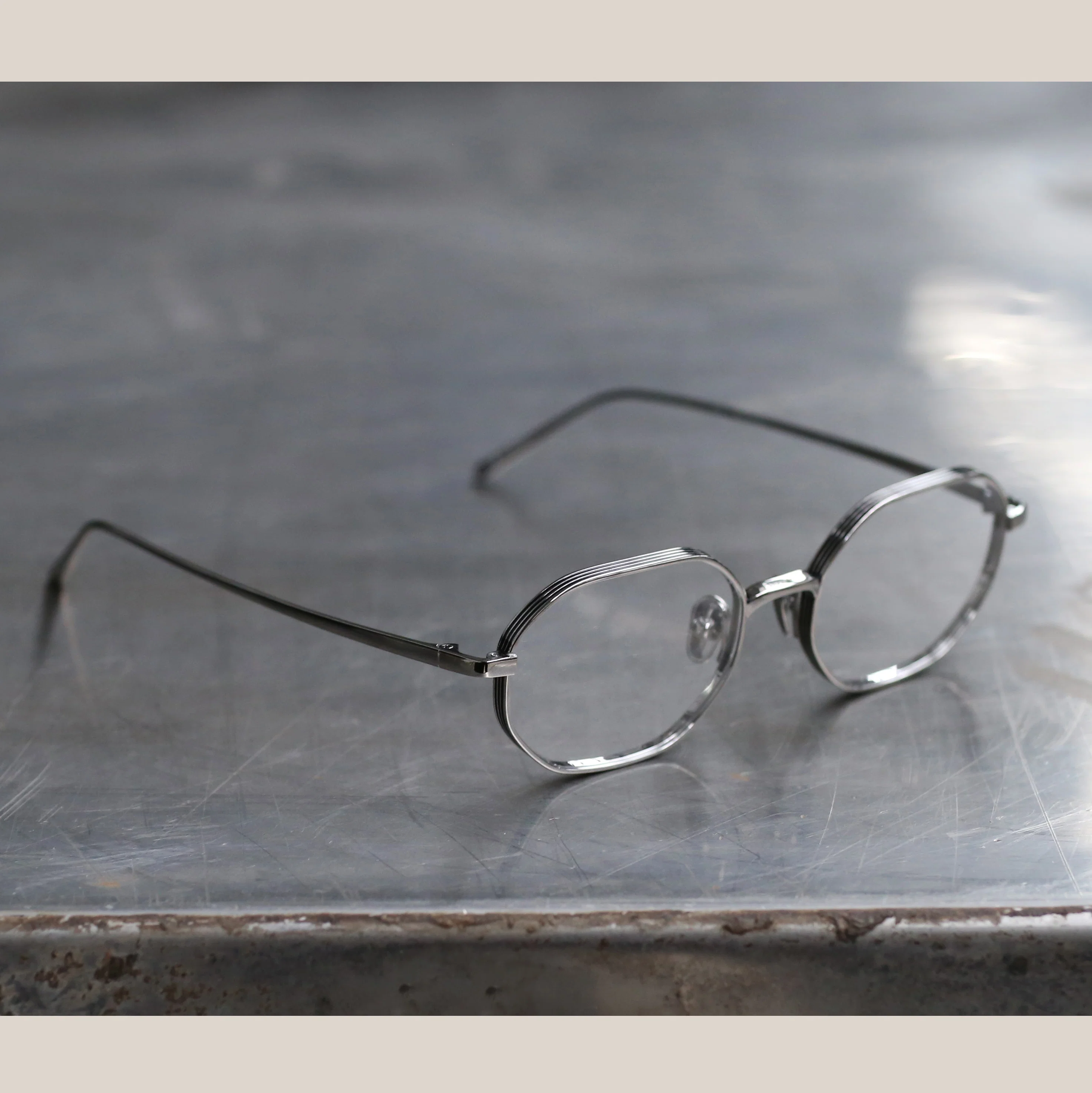 LINDA FARROW LFL1195C3OPT Stafford Platinum/Black Frame Glasses PLF10 - Image 4