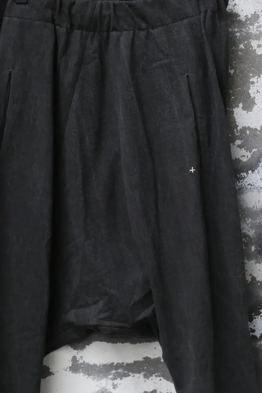 m.a+ elastic waist low crotch double pocket pants P571-MJP1 Carbon - Image 2