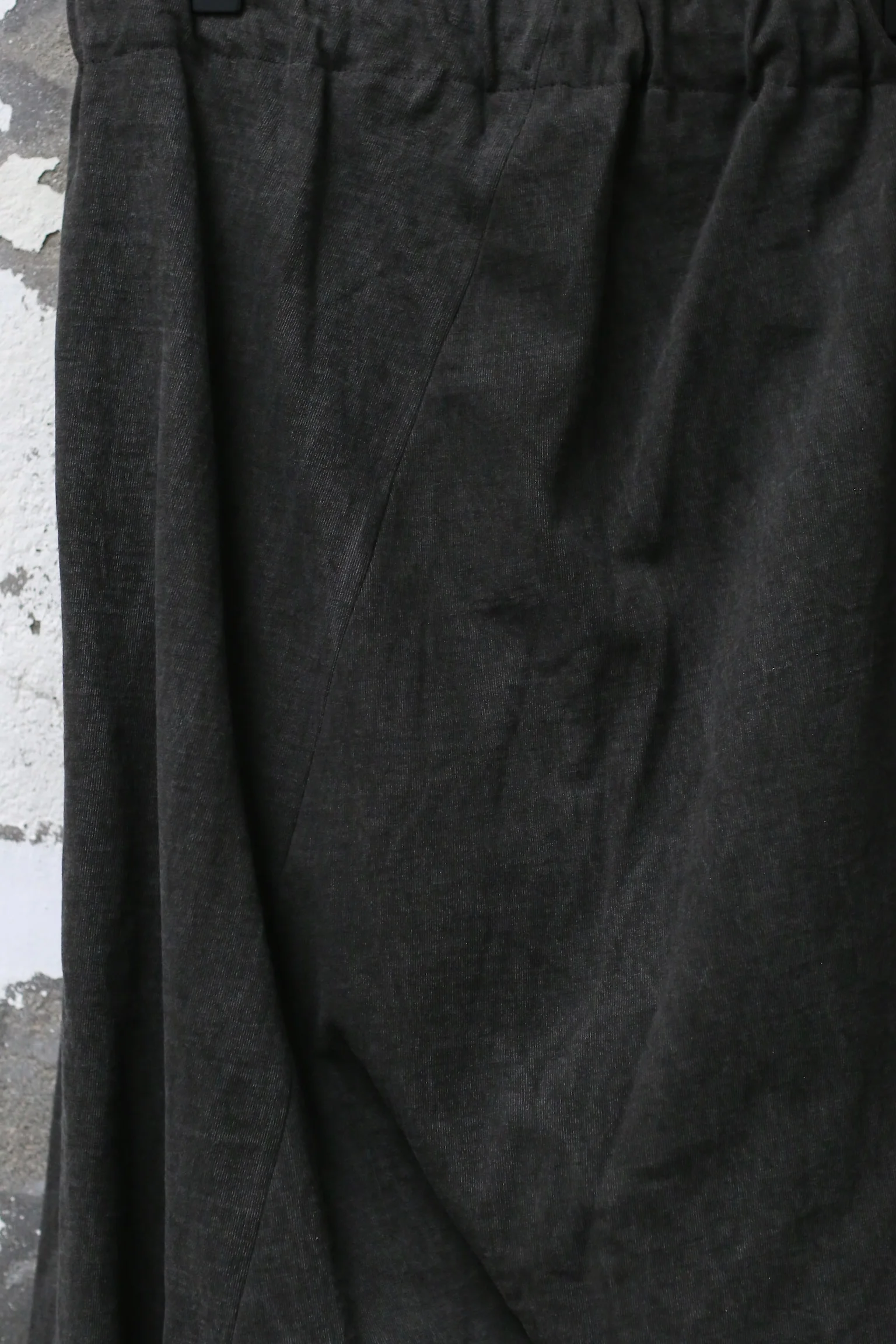 m.a+ elastic waist low crotch double pocket pants P571-MJP1 Carbon - Image 3