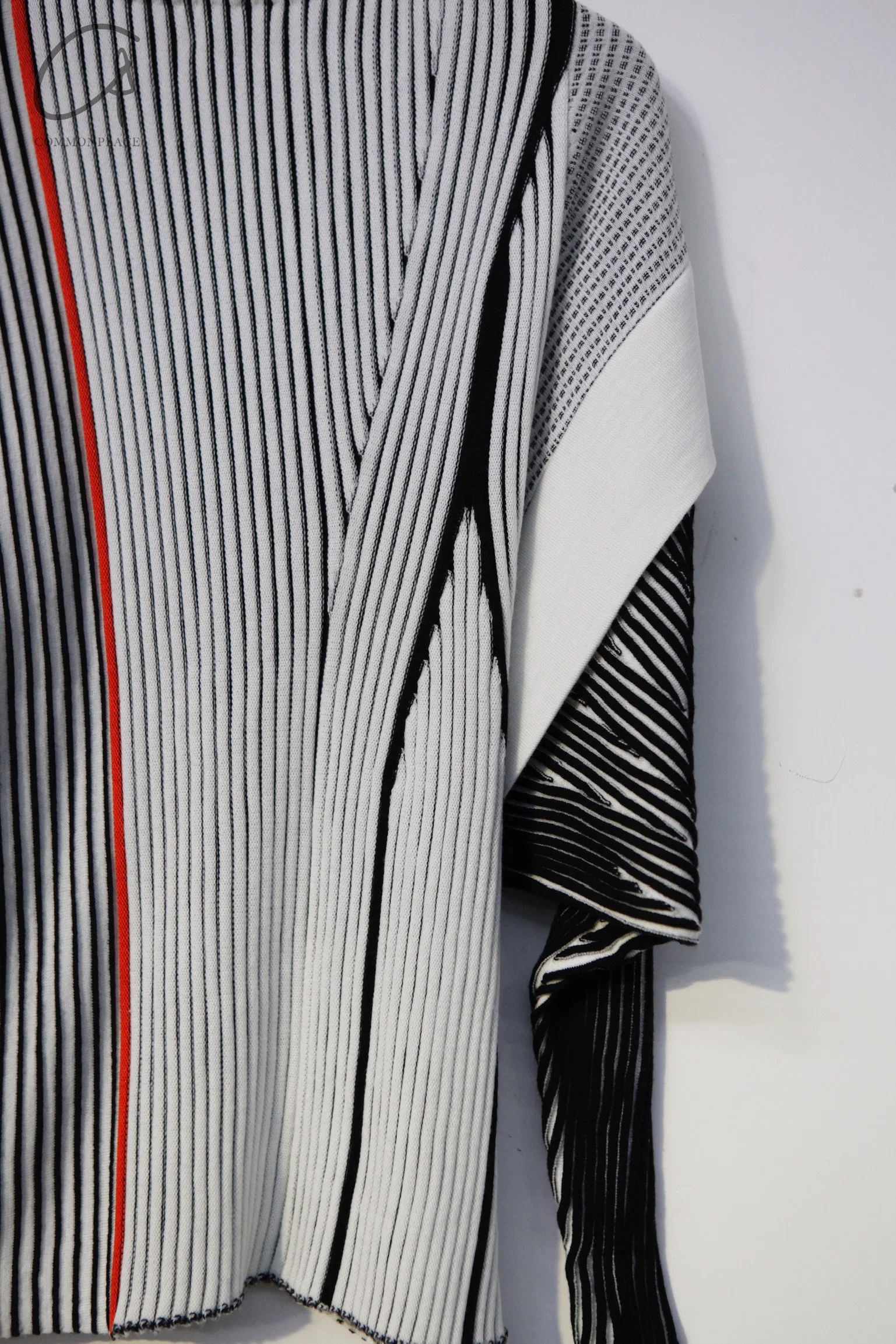 mame kurogouchi 3D striped knit V-neck pullover MM21FW KN011 - Image 3