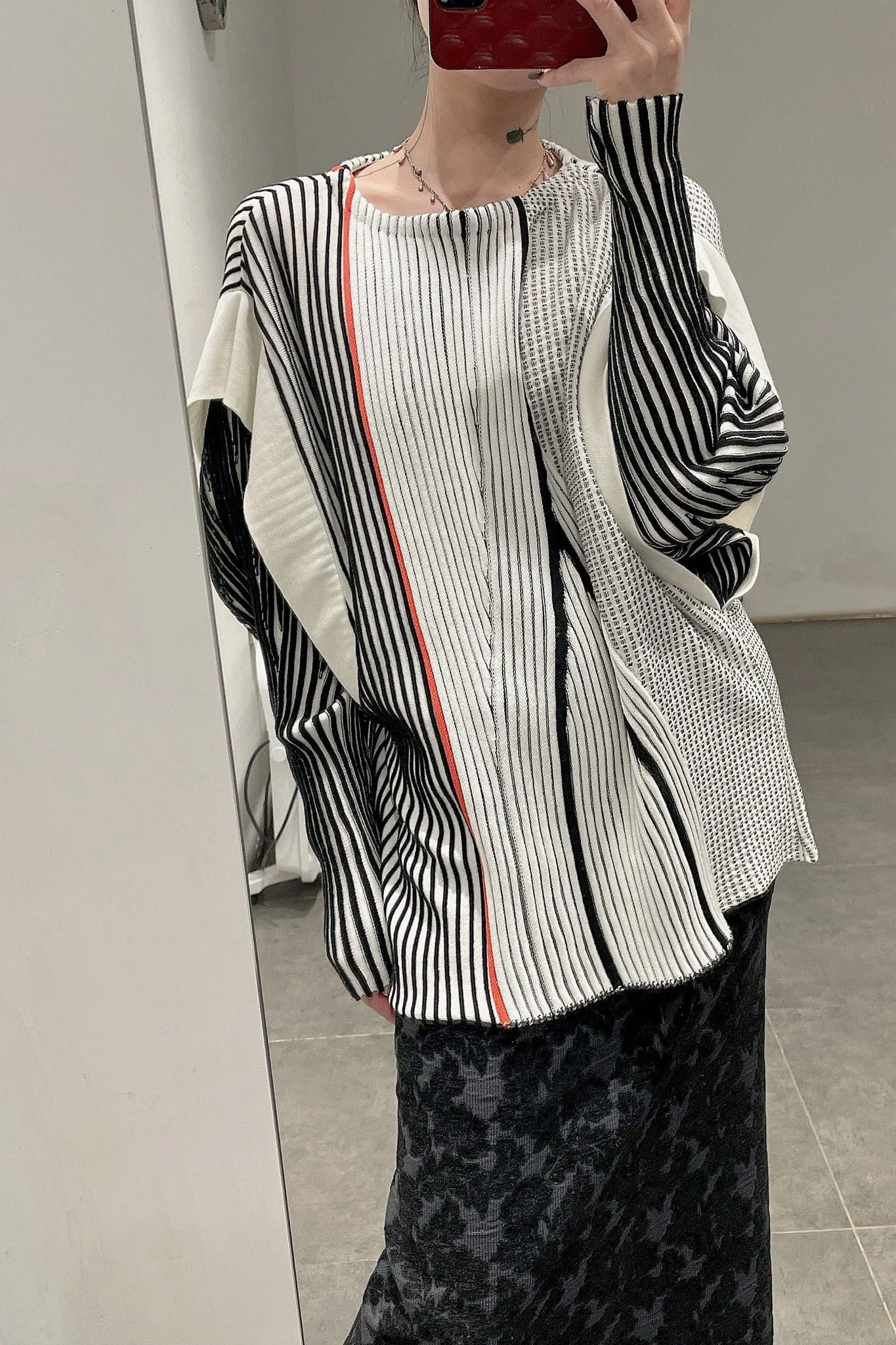 mame kurogouchi 3D striped knit V-neck pullover MM21FW KN011 - Image 5
