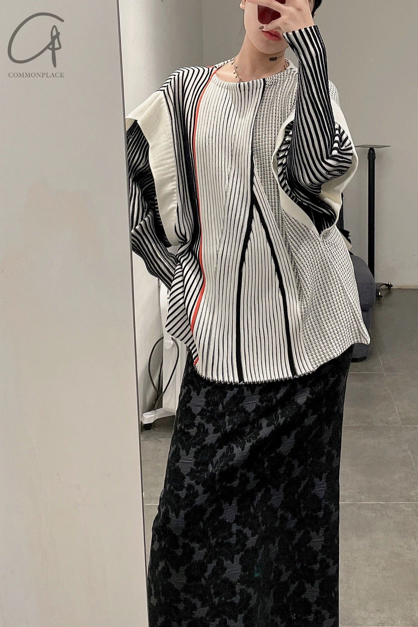 mame kurogouchi 3D striped knit V-neck pullover MM21FW KN011 - Image 6