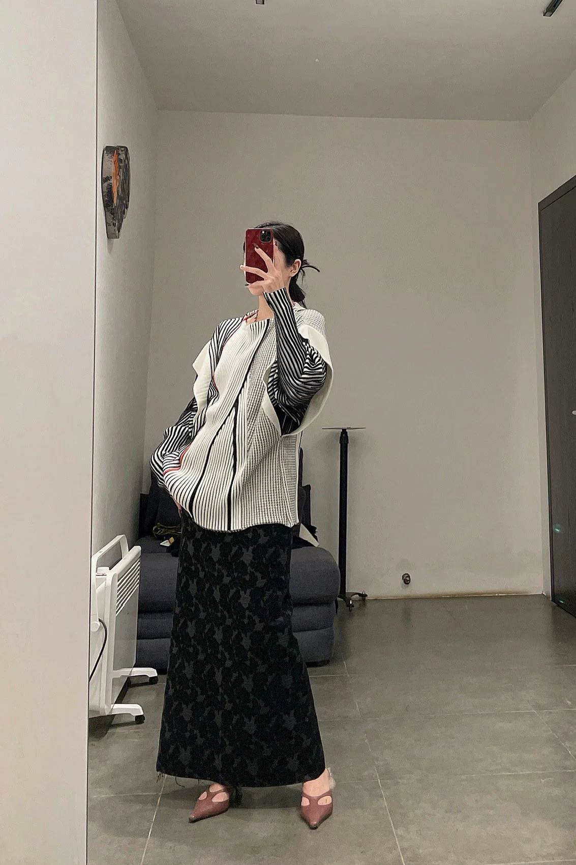 mame kurogouchi 3D striped knit V-neck pullover MM21FW KN011 - Image 8