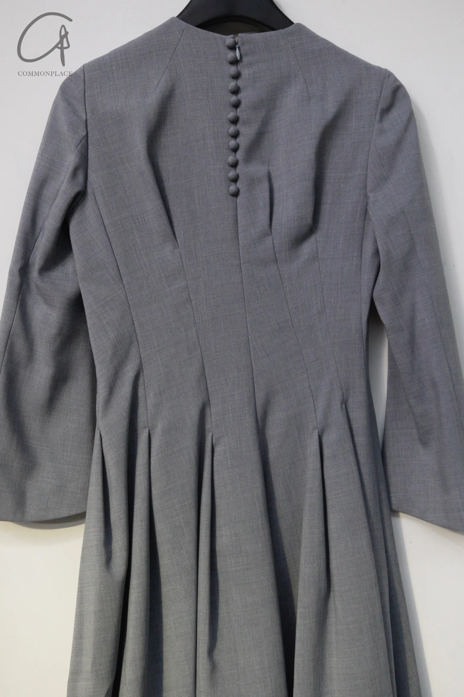 Mame kurogouchi curved ruffle dress Japan MAME-MM21FW DR019-HUI Grey - Image 3