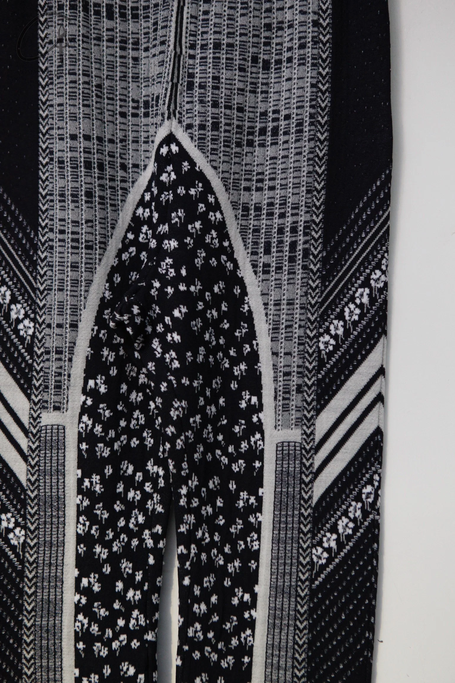 Mame kurogouchi osmanthus pattern jacquard knitted casual pants MM21FW KN046 - Image 10