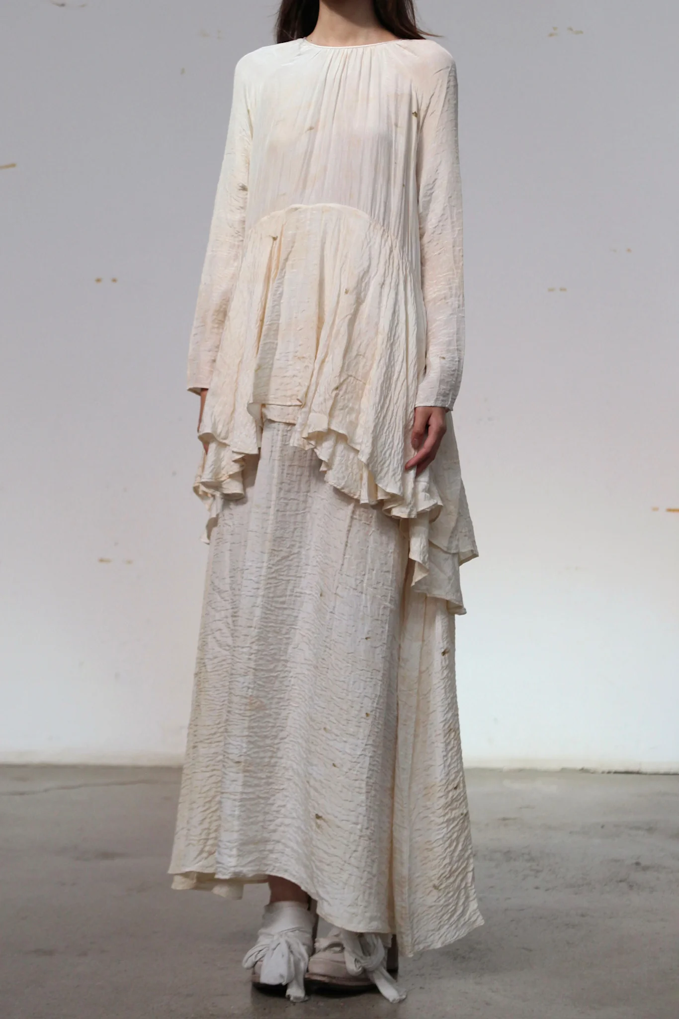 Mutedance 25 Autumn/Winter Flower Dye Silk Round Neck Layered Long Sleeve Dress MD-MD25FW84-nude - Image 2