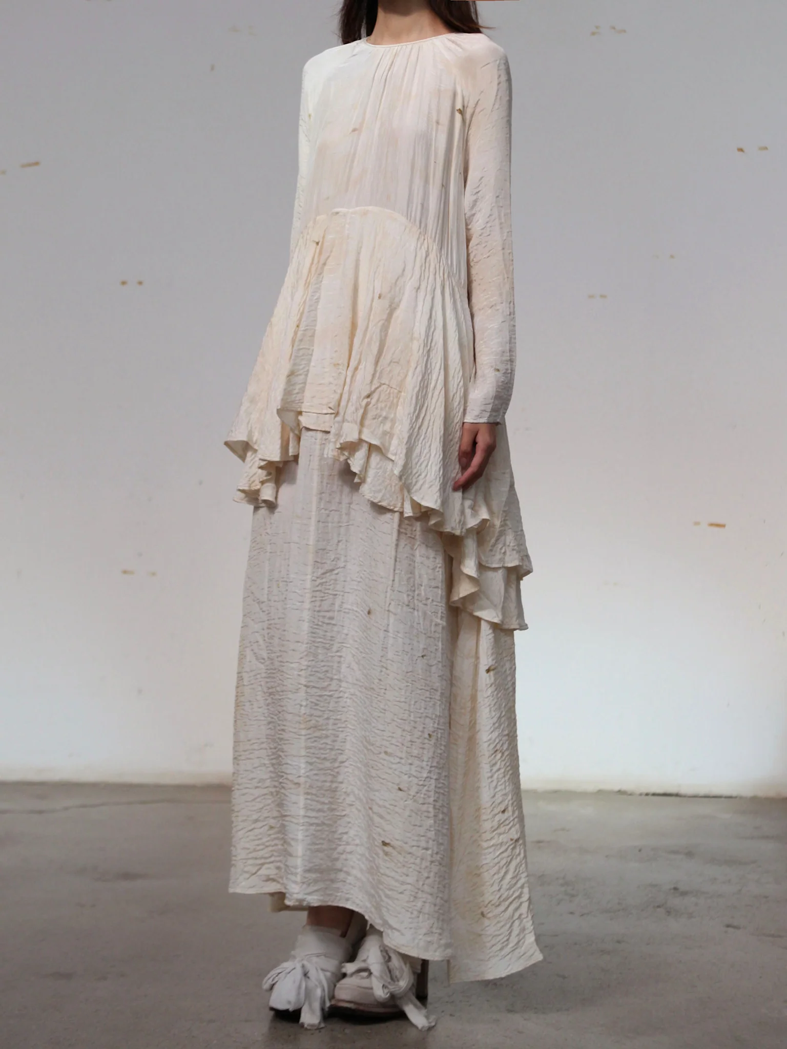 Mutedance 25 Autumn/Winter Flower Dye Silk Round Neck Layered Long Sleeve Dress MD-MD25FW84-nude - Image 3