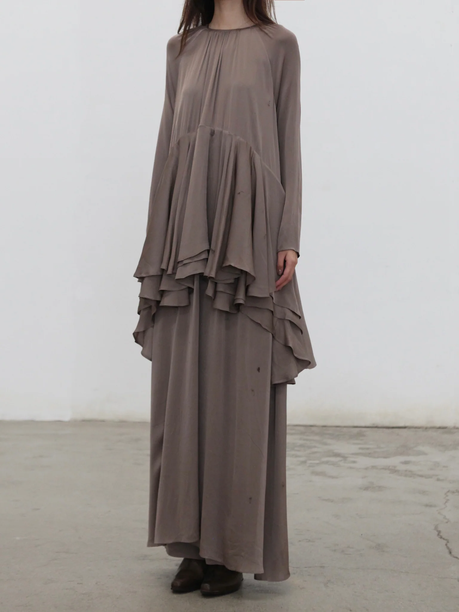 Mutedance 25 Autumn/Winter Flower-dyed Silk Round Neck Layered Long Sleeve Dress MD-MD25FW85-sand (MD25FW84) - Image 5
