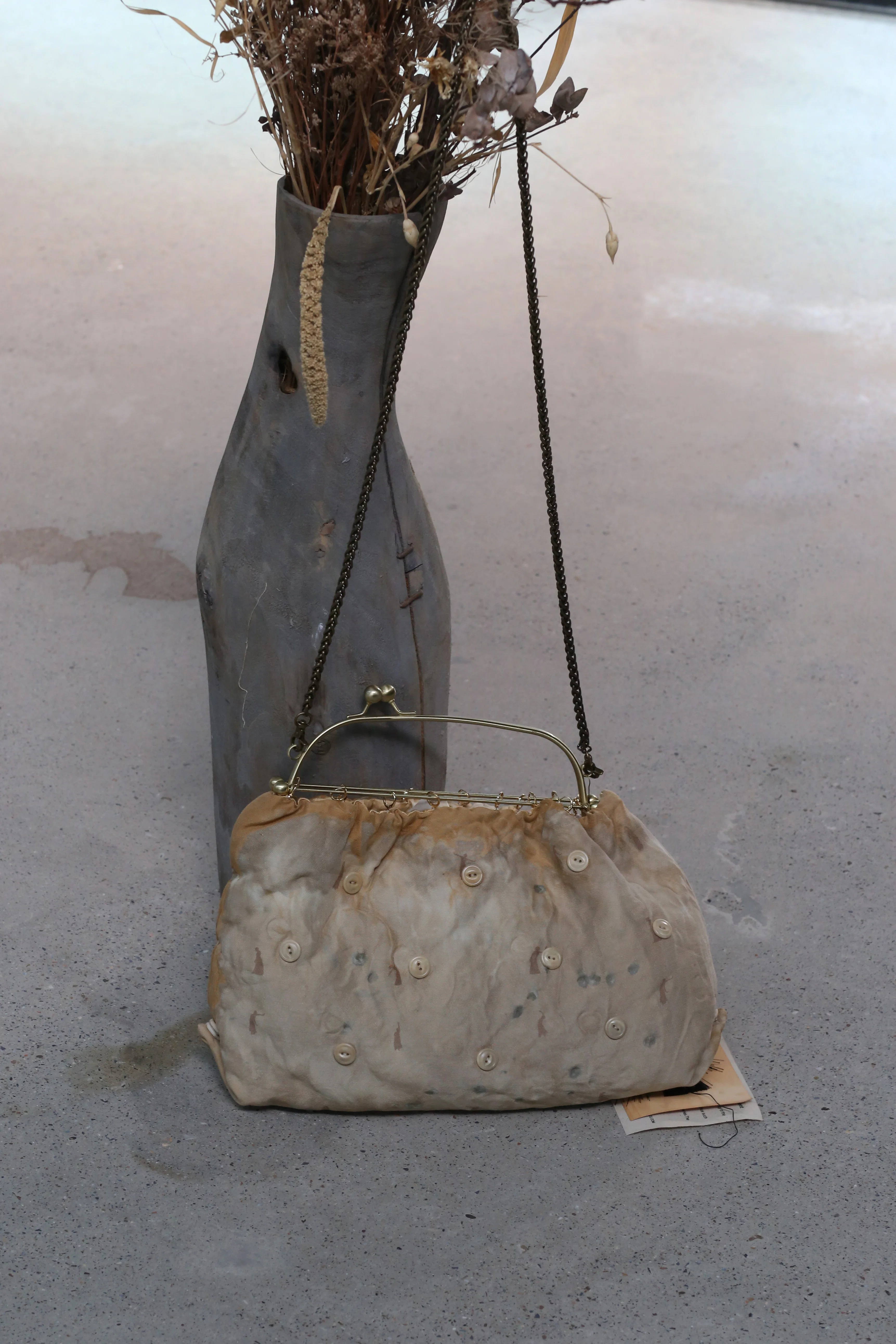 MUTEDANCE buckle dyed sling bag MD21FW71 - Image 2