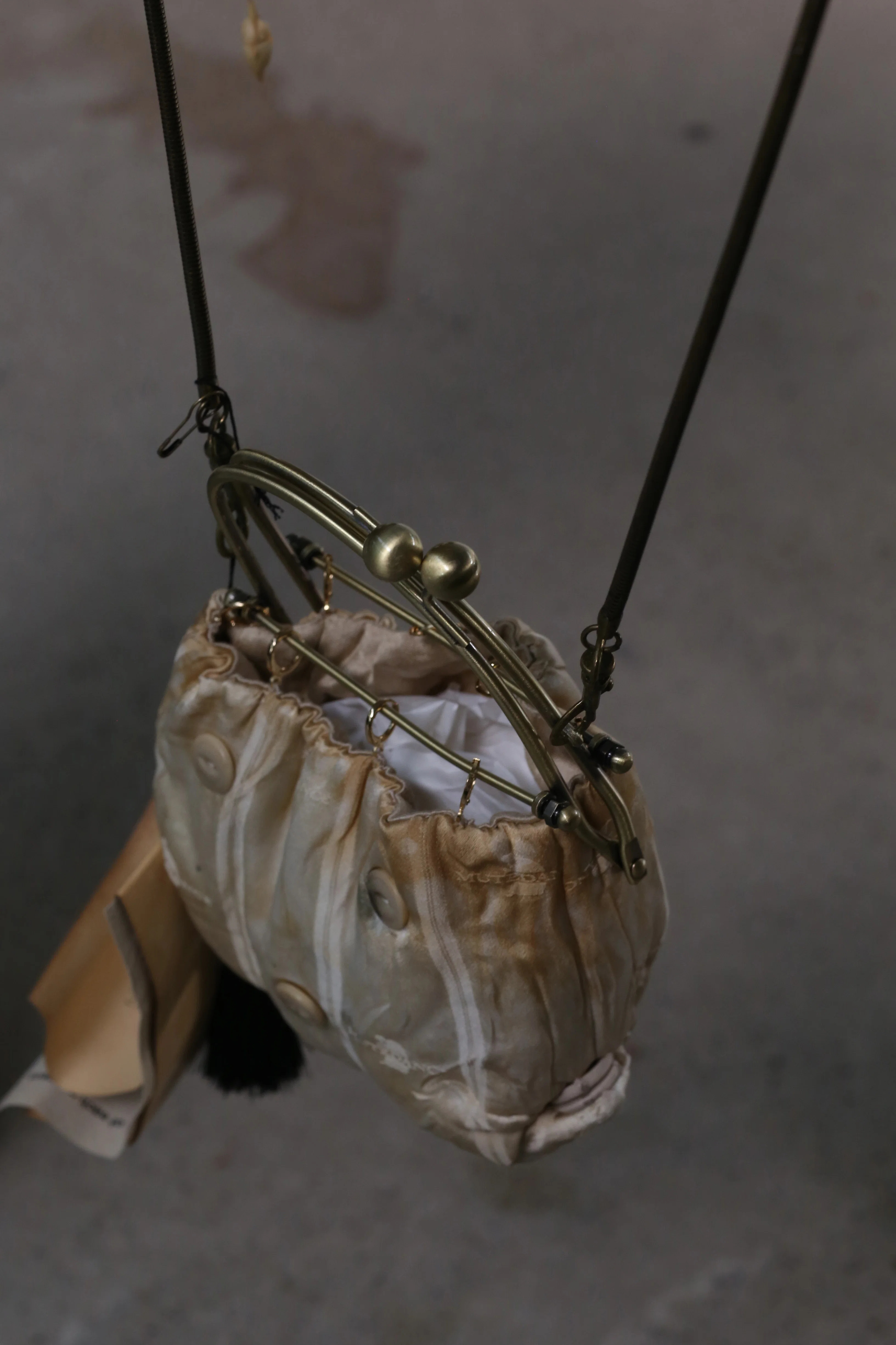 MUTEDANCE buckle flat sling bag MD21FW70 - Image 3