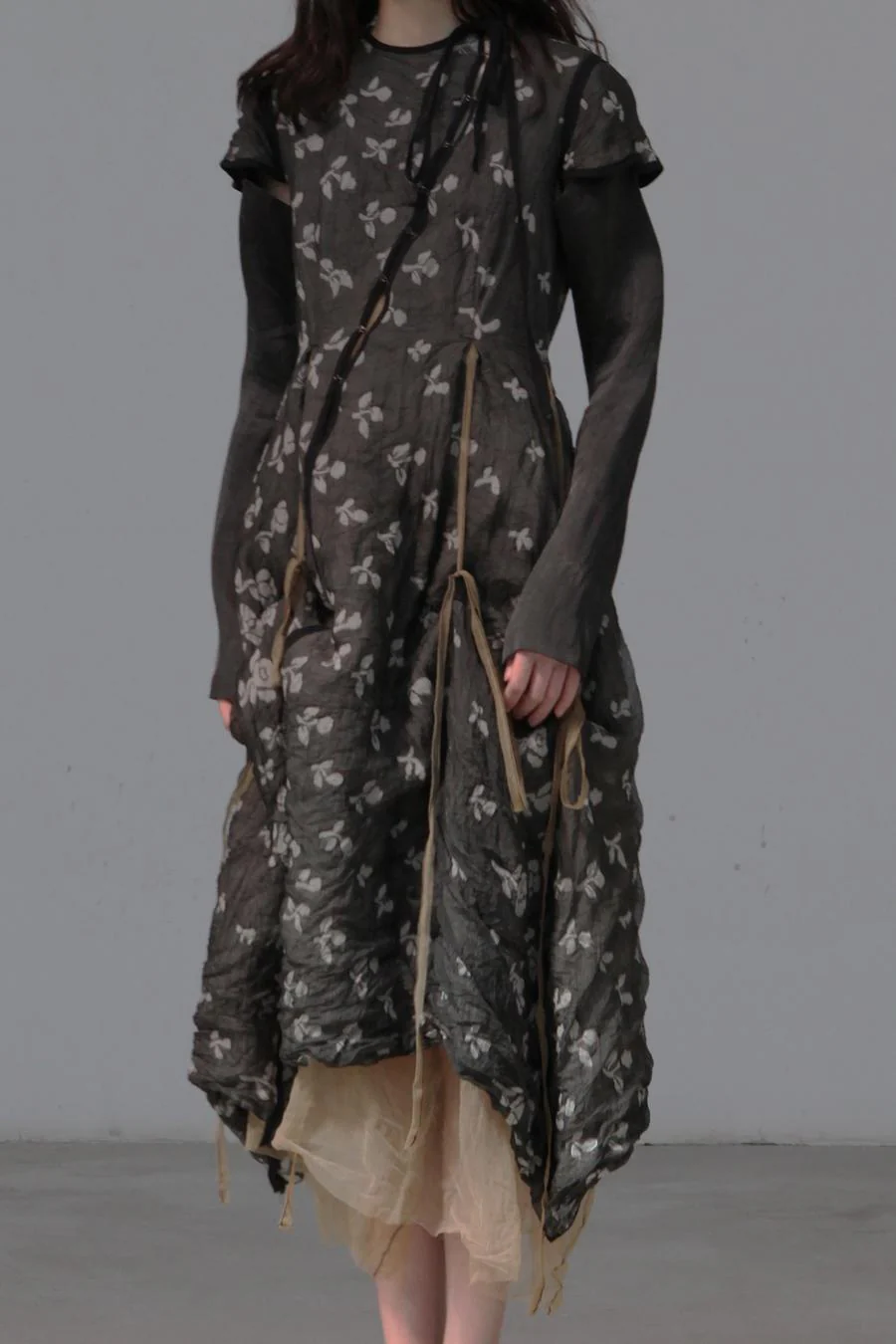 MUTEDANCE Embroidered Structure Sleeve Dress MD20SS-BLO37 - Image 2