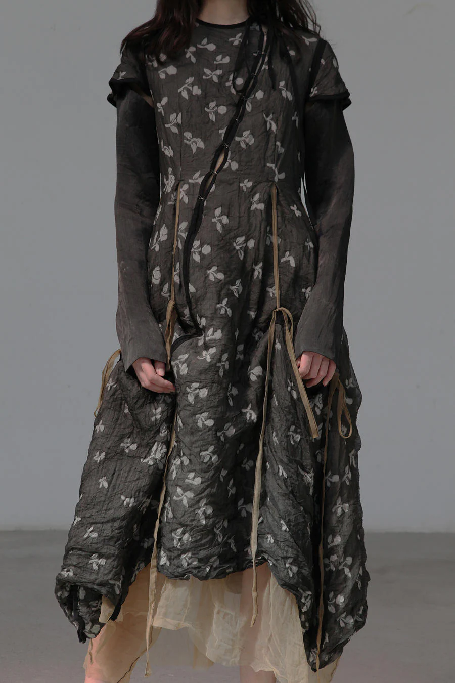 MUTEDANCE Embroidered Structure Sleeve Dress MD20SS-BLO37 - Image 3